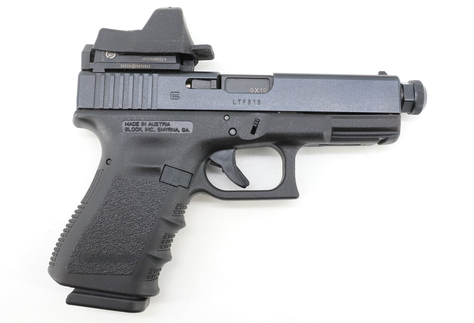 GLOCK MODEL 19 SEMI AUTO PISTOL (1 of 8)