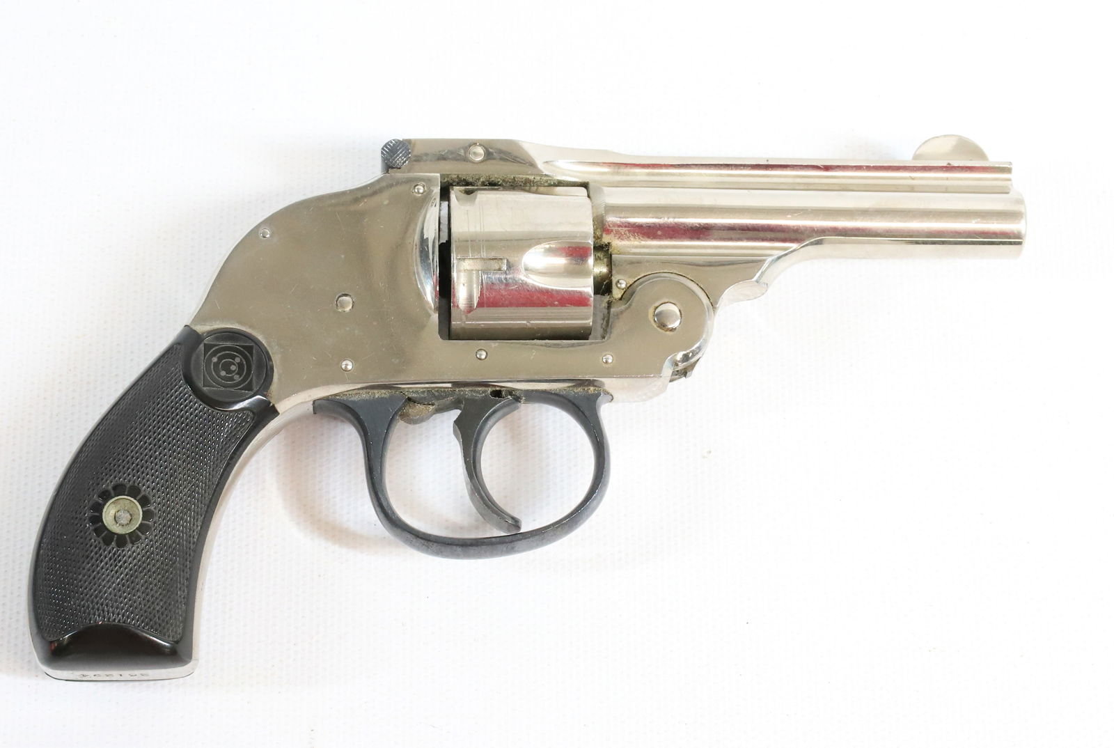 H&R HAMMERLESS REVOLVER (1 of 6)