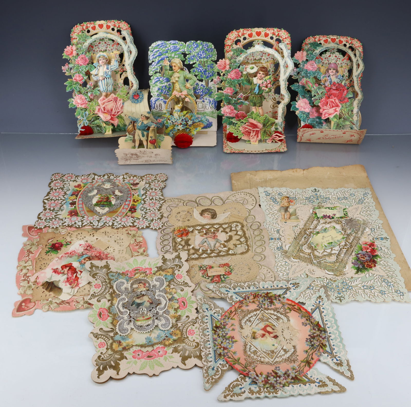 LOT OF ANTIQUE VALENTINES (1 of 9)