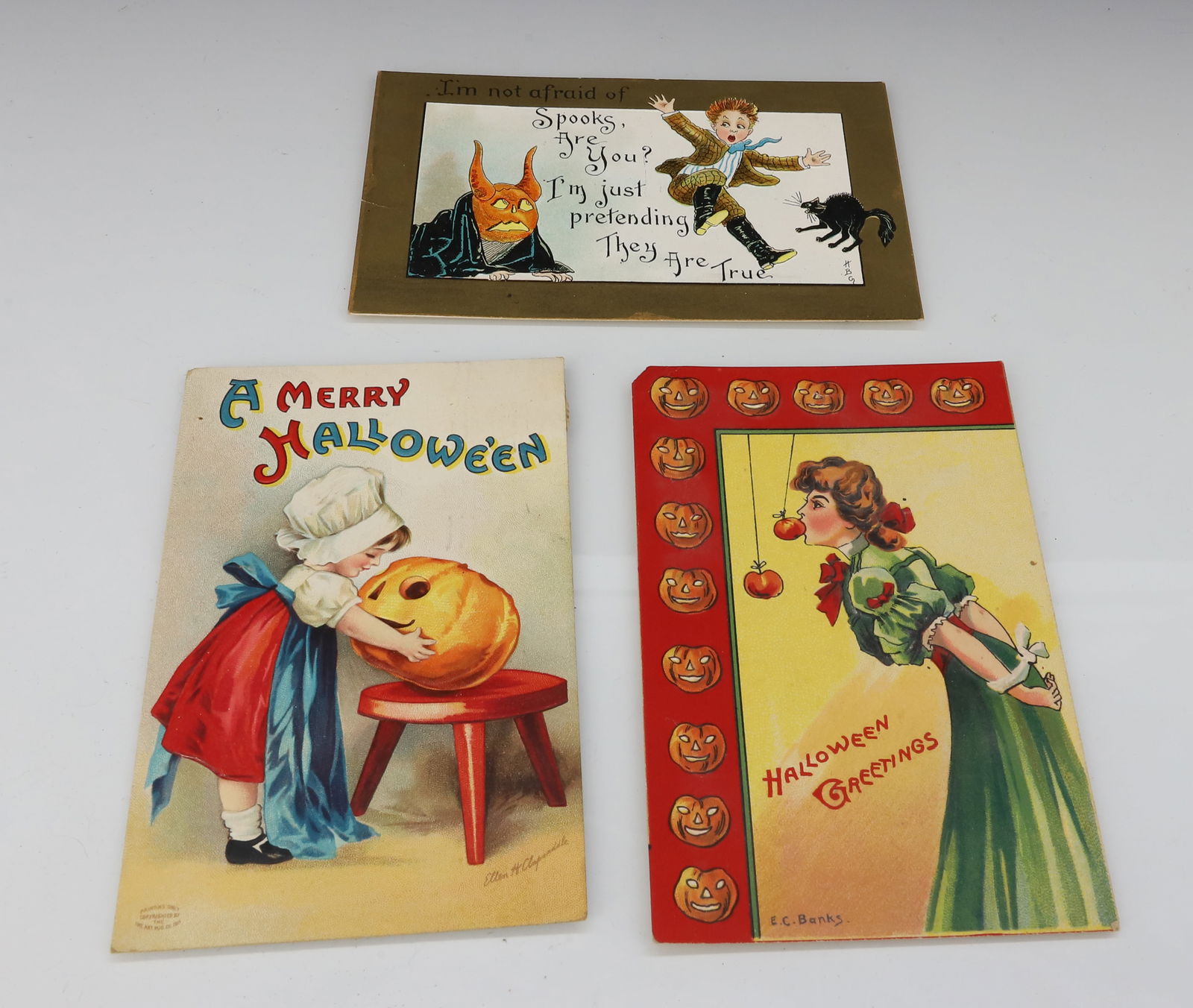 LOT OF (3) HALLOWEEN POSTCARDS (1 of 3)