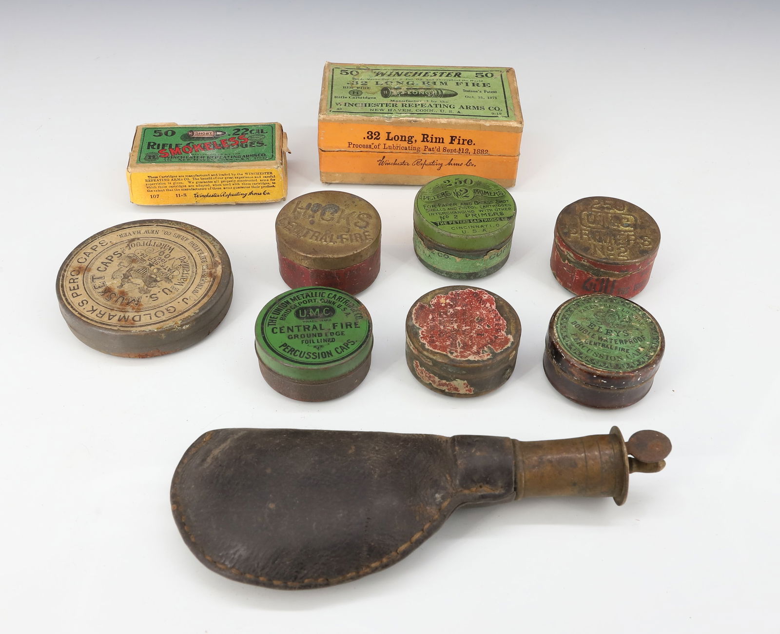 LOT OF ANTIQUE CAPS, CARTRIDGES AND PRIMERS (1 of 4)