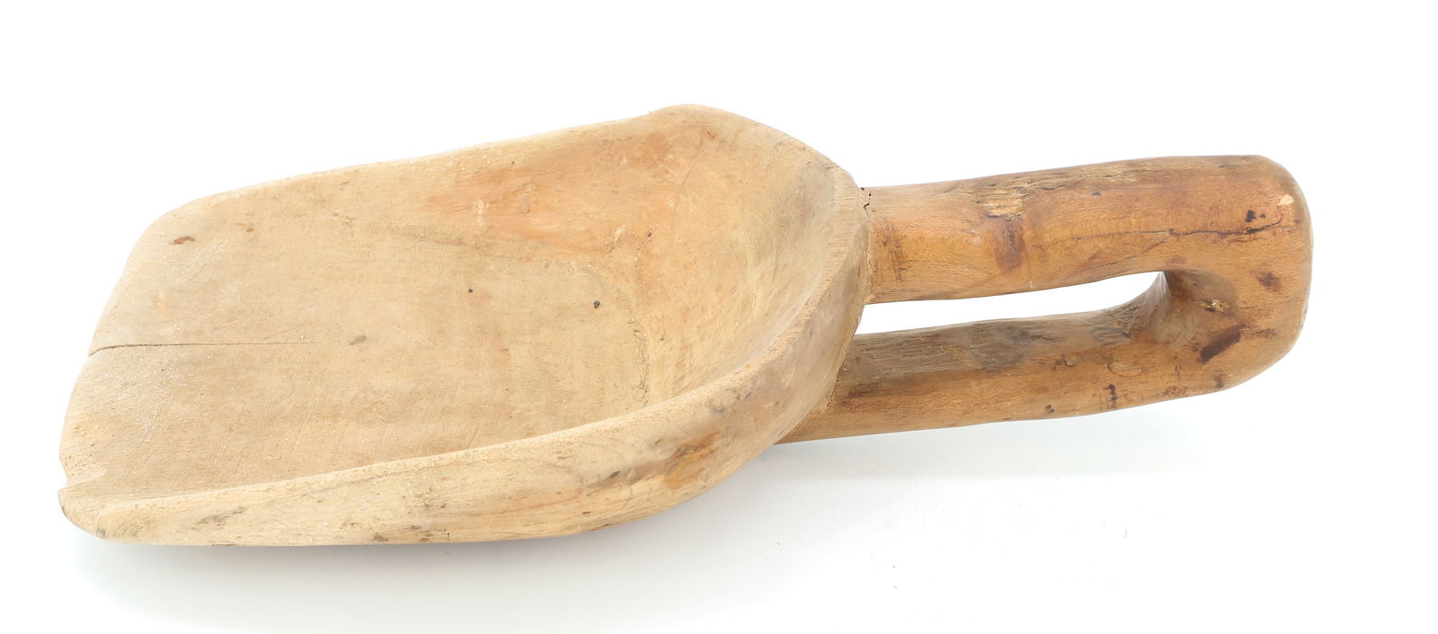 CARVED WOODEN SCOOP: CUT-OUT STYLE HANDLE. 12" L. PLEASE READ CAREFULLY - TEMS MUST BE PAID FOR THROUGH LIVE AUCTIONEERS OR WITH CASH OR CHECK IN PERSON - Terms for Purchasing and Shipping of Auction Items. Please read ca