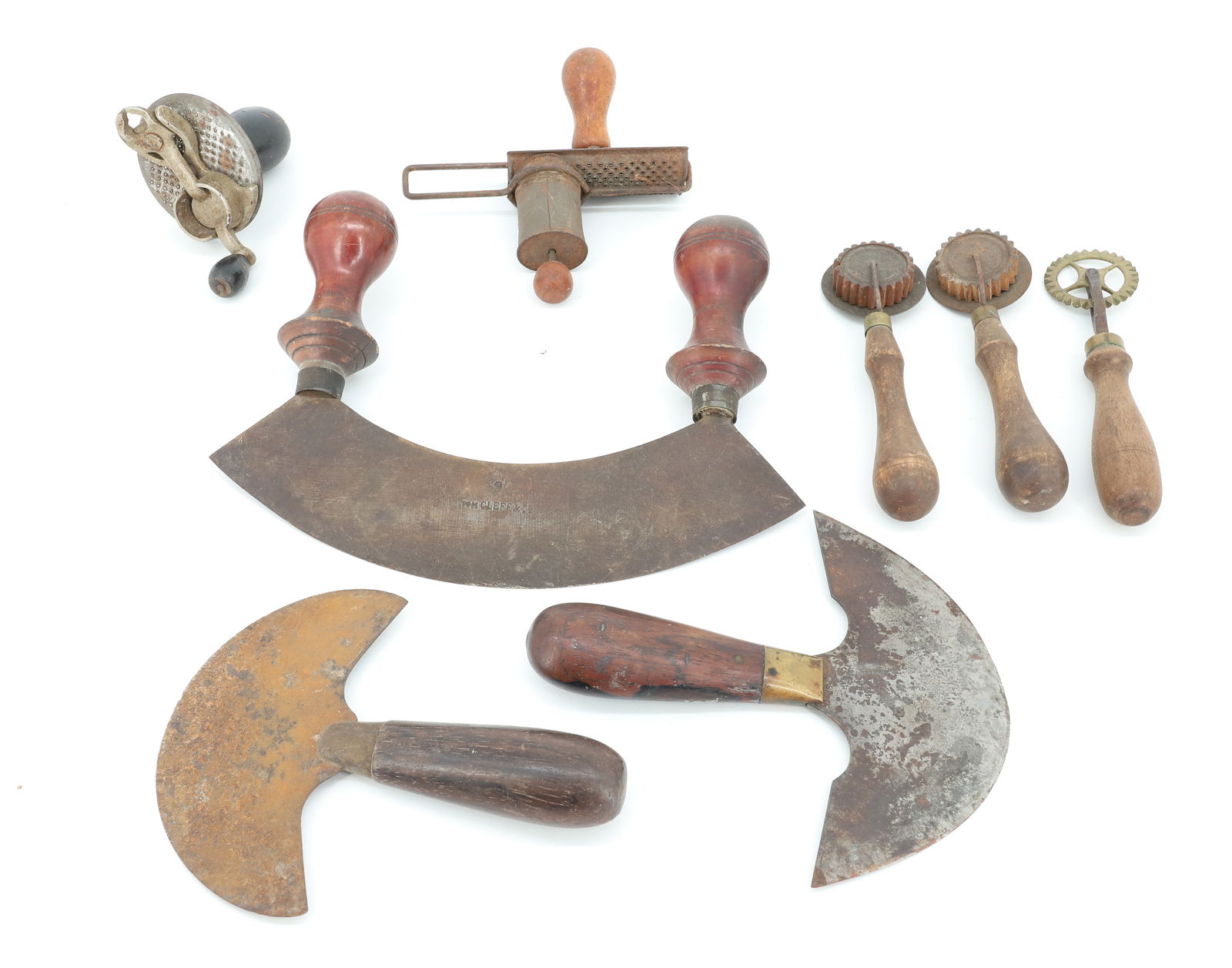 LOT OF ANTIQUE CHOPPERS / CRIMPERS / GRINDERS (1 of 3)