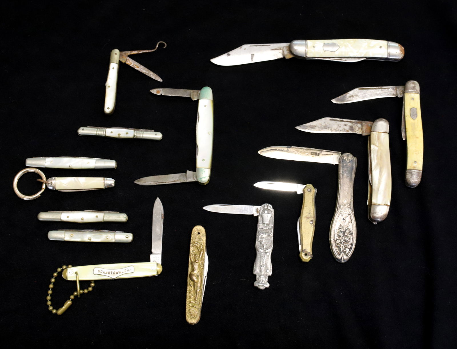 LOT OF ANTIQUE POCKET KNIVES (1 of 4)