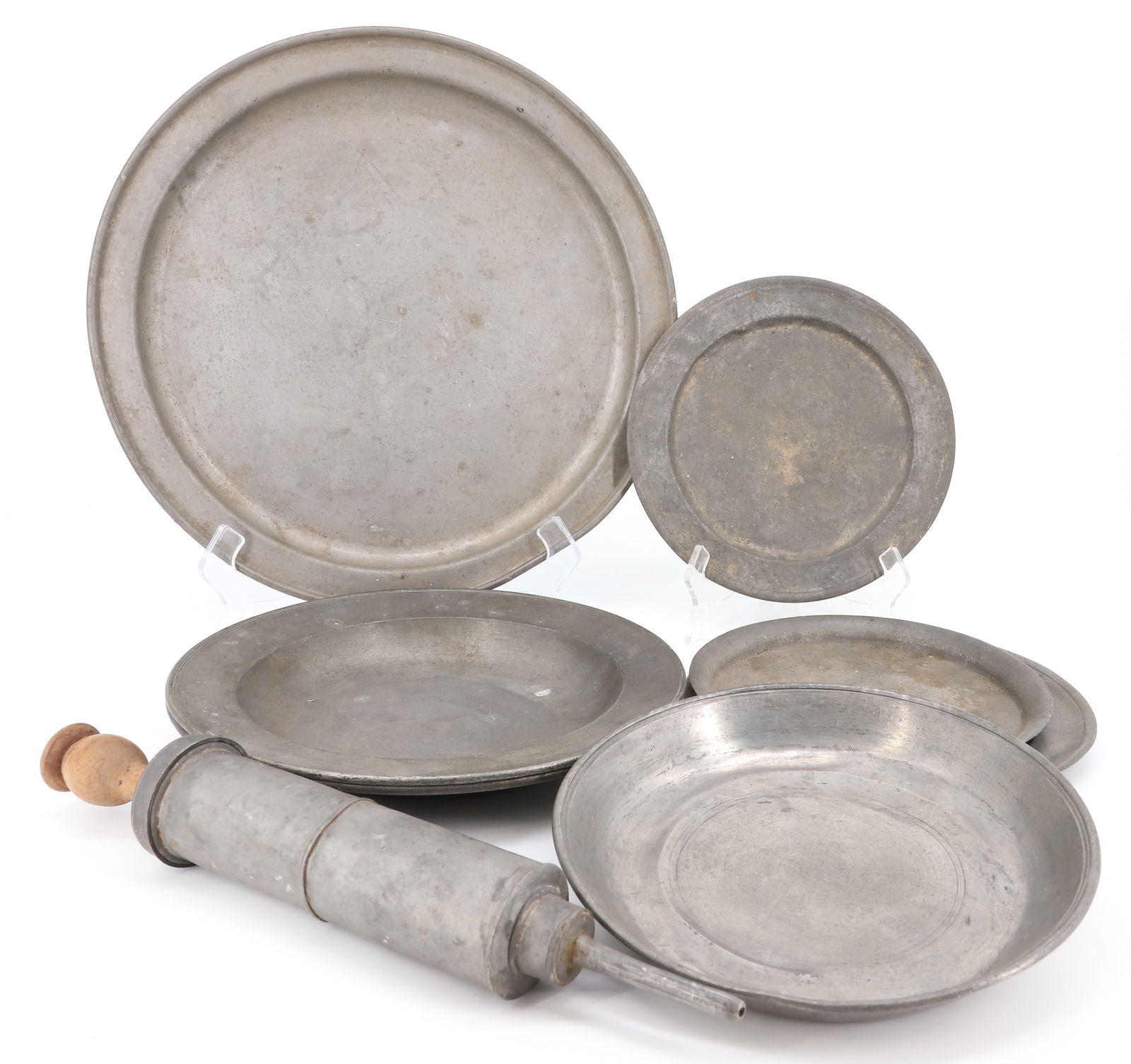 LOT OF ANTIQUE PEWTER ITEMS (1 of 9)