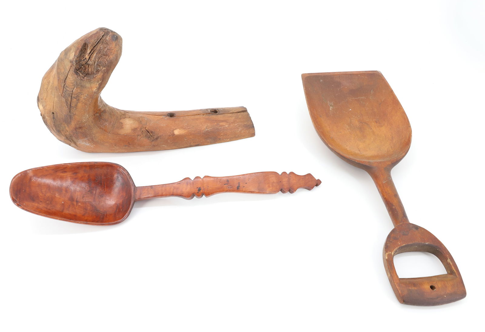 LOT OF WOODENWARE (1 of 3)