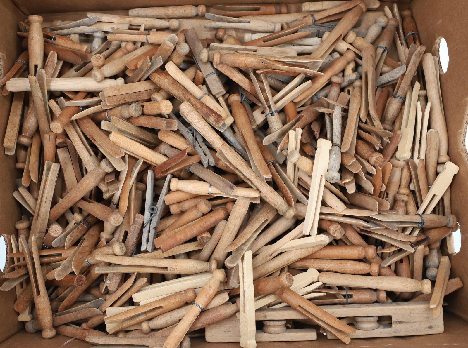 LARGE LOT OF WOODEN CLOTHESPINS (1 of 2)