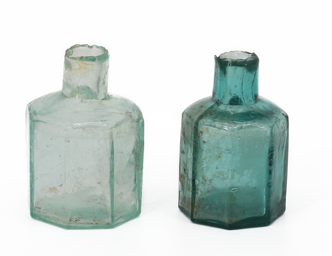 (2) 19TH C. OCTAGONAL INKWELLS: AQUA AND AQUA/GREEN. 2 3/4" X 1 7/8" AND 2 7/8" X 1 3/4". PLEASE READ CAREFULLY - TEMS MUST BE PAID FOR THROUGH LIVE AUCTIONEERS OR WITH CASH OR CHECK IN PERSON - Terms for Purchasing and Shipping of
