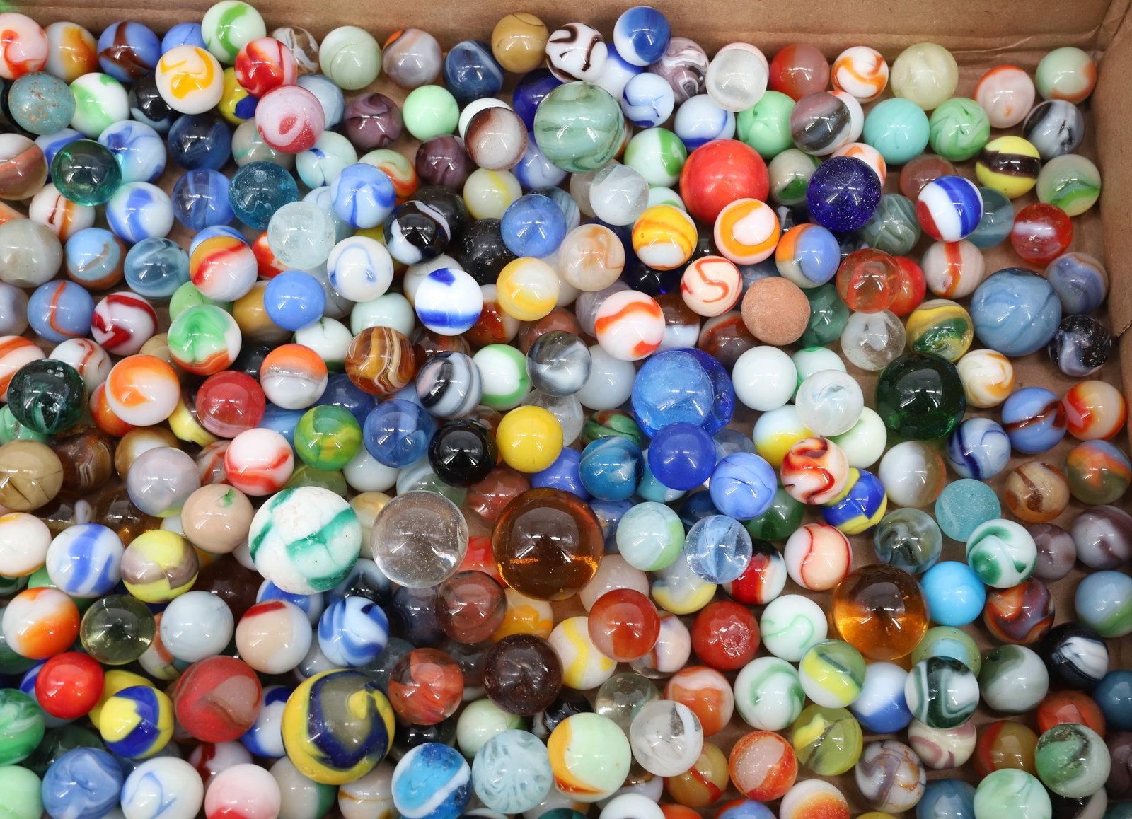 LARGE LOT OF VINTAGE GLASS MARBLES - 4