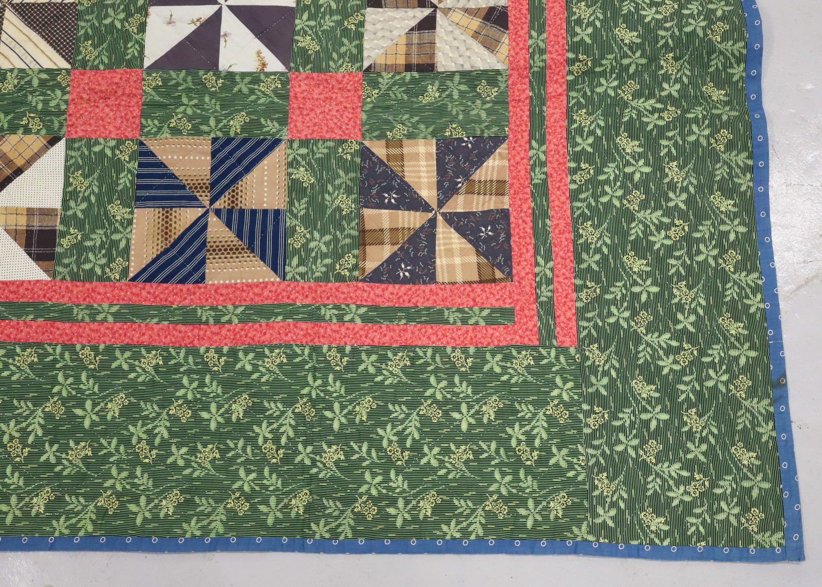 ANTIQUE HAND STITCHED PATCHWORK QUILT - 2