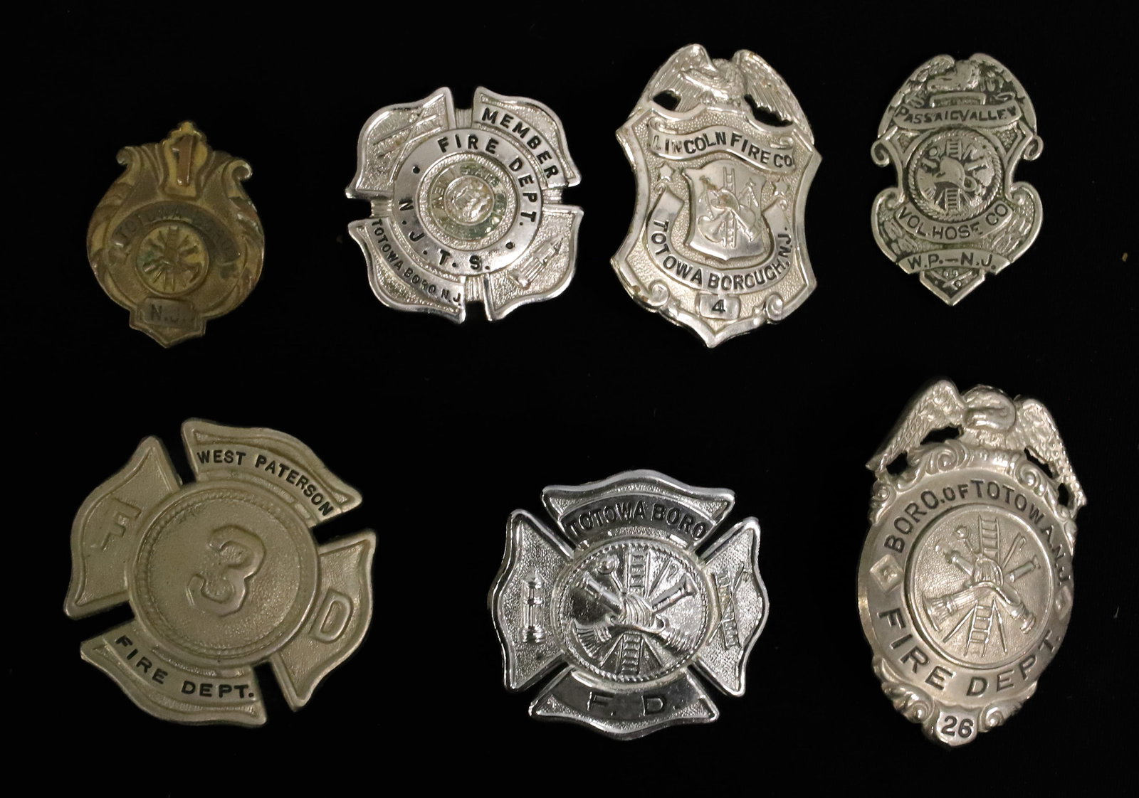 LOT OF NJ FIRE DEPARTMENT BADGES (1 of 3)