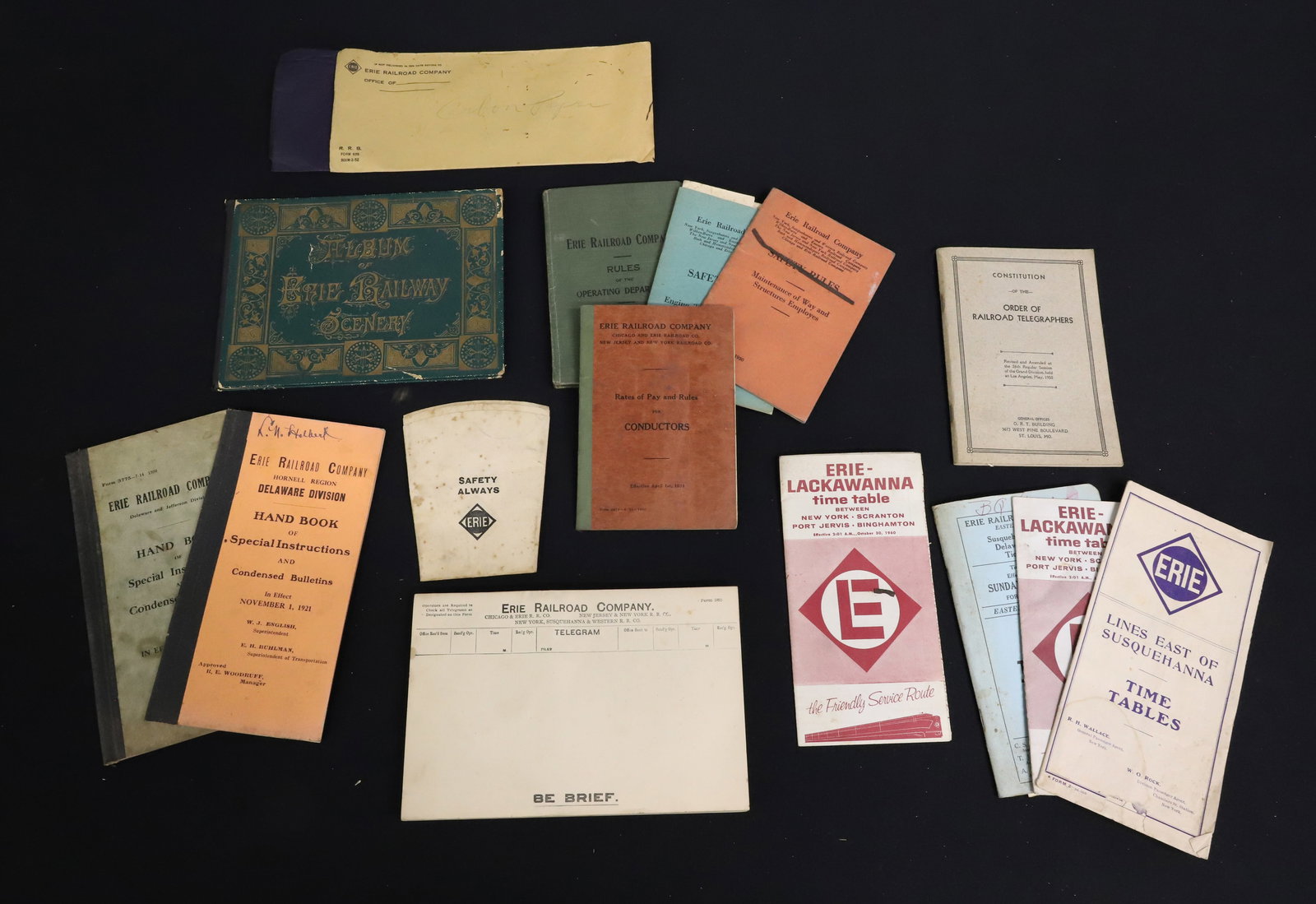LOT OF ANTIQUE ERIE RAILROAD PAPER GOODS (1 of 5)