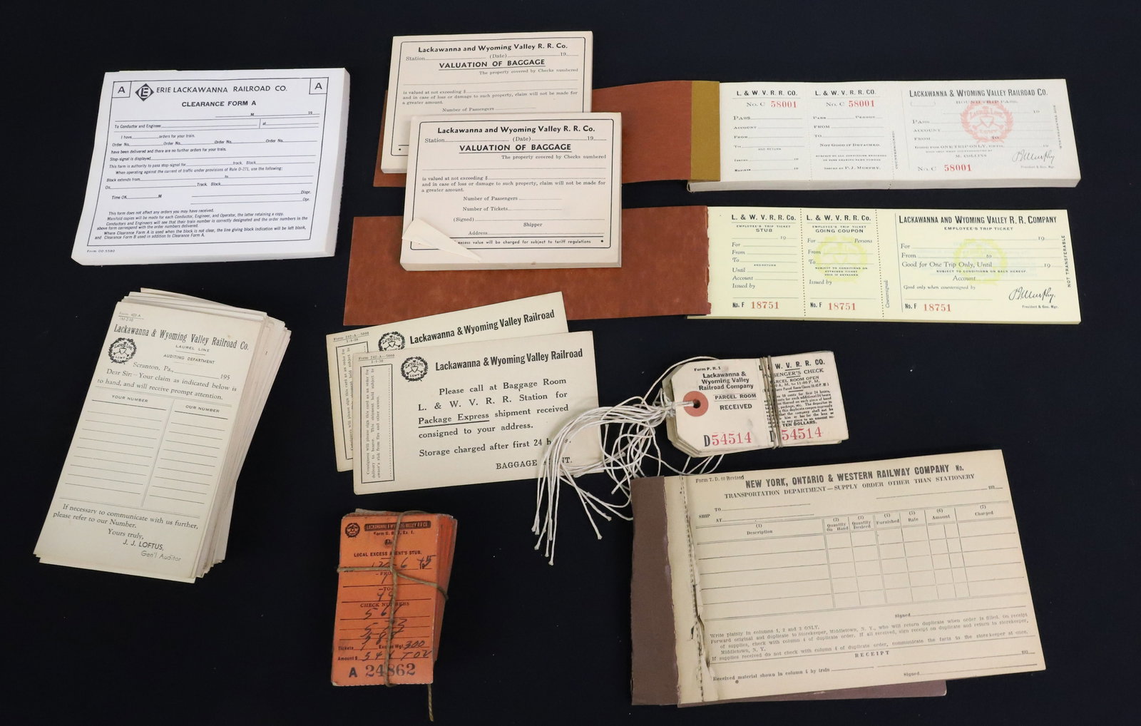 LOT OF LACKAWANNA & WYOMING VALLEY RAILROAD PAPER GOODS (1 of 5)
