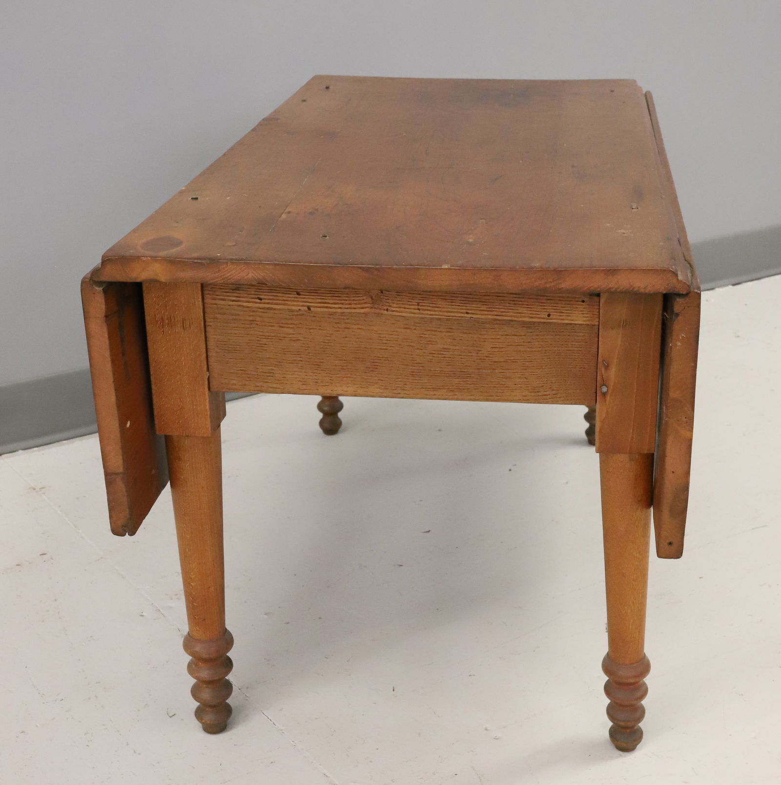 PINE DROP-LEAF COFFEE TABLE - 2