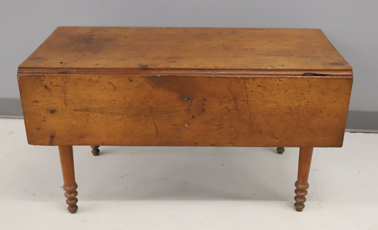 PINE DROP-LEAF COFFEE TABLE - 3