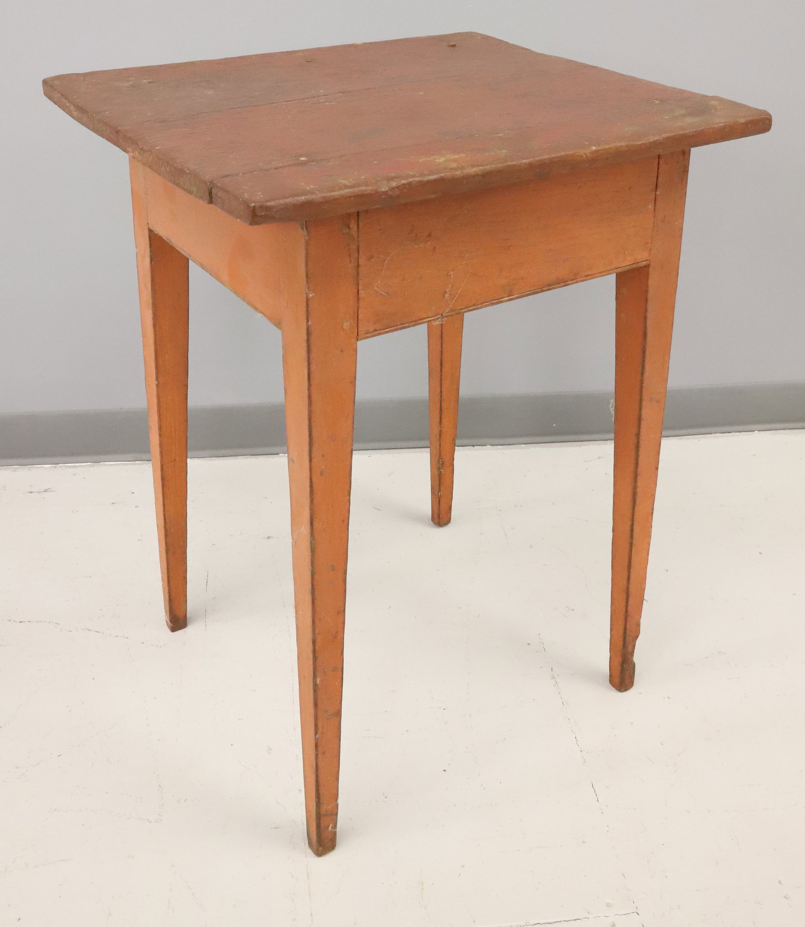 PAINTED TAPER LEG STAND (1 of 4)