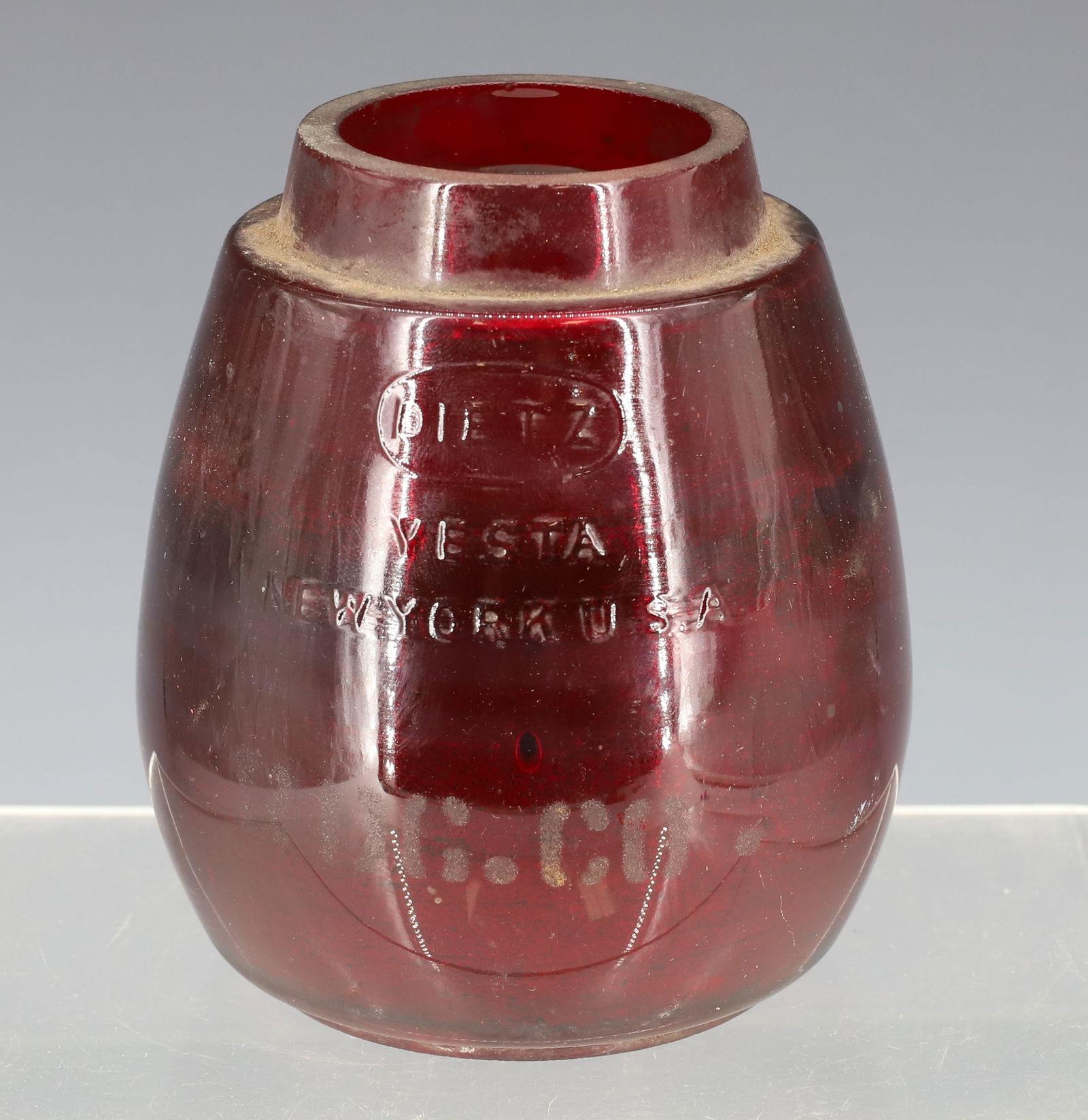 DIETZ READING RAILROAD LANTERN GLOBE: ETCHED "R.D.G. CO." AND EMBOSSED "VESTA, NEW YORK". 4 1/4" H. 2 1/4" TOP OPENING. 2 3/4" BOTTOM OPENING. PLEASE READ CAREFULLY - ITEMS MUST BE PAID FOR THROUGH LIVE AUCTIONEERS OR WITH CASH OR CHECK I