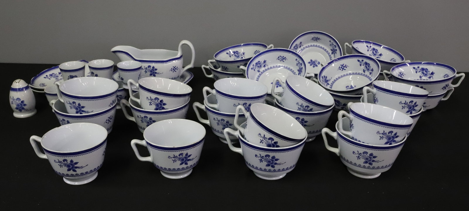 COPELAND SPODE DINNERWARE SET - 5