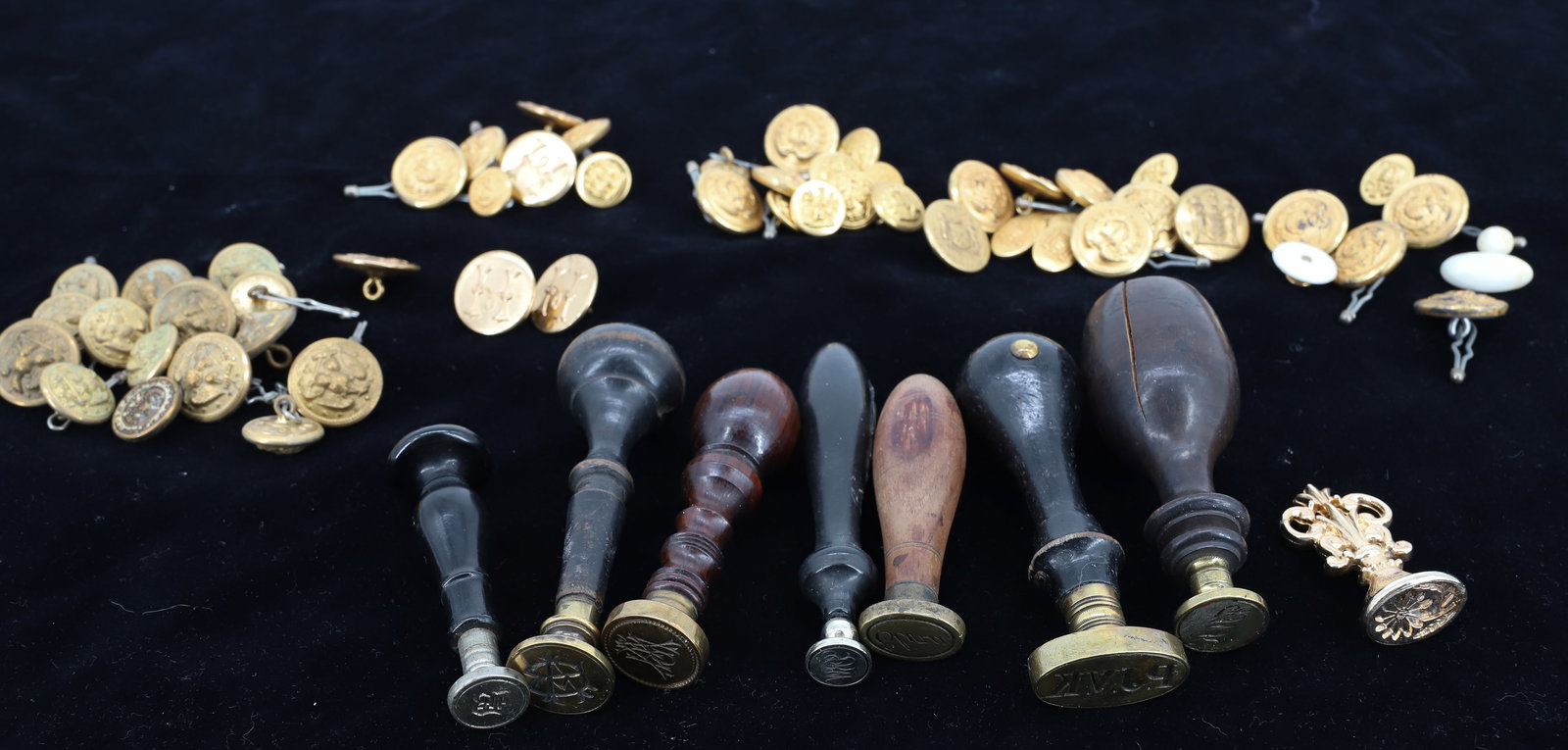 WAX SEAL AND MILITARY BUTTON LOT (1 of 8)