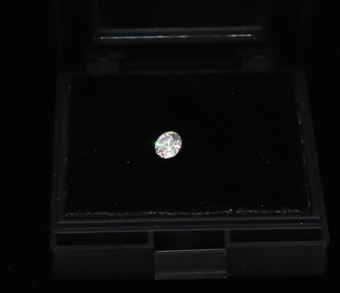 (1) CARAT LAB GROWN DIAMOND: (1) CARAT ROUND DIAMOND 9215050-018 RD D VVS2 (1.01) CARAT WITH DOCUMENTS PLEASE READ CAREFULLY - ITEMS MUST BE PAID FOR THROUGH LIVE AUCTIONEERS OR WITH CASH OR CHECK IN PERSON - Terms for