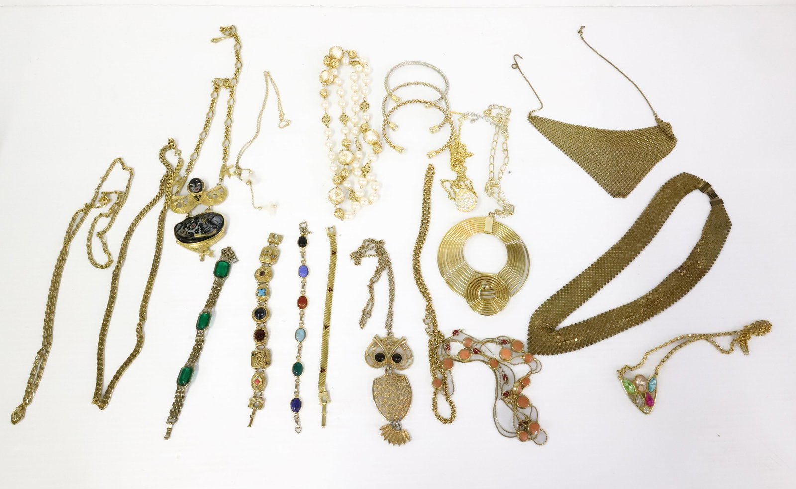 CONTEMPORARY COSTUME JEWELRY LOT (1 of 4)