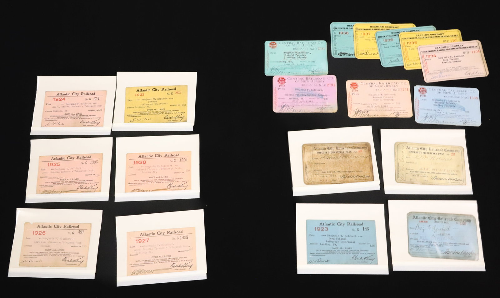 LOT OF VINTAGE RAILROAD PASSES (1 of 4)