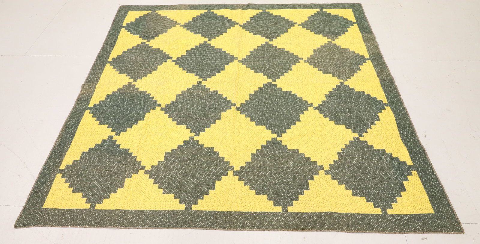 ANTIQUE HAND STITCHED QUILT (1 of 4)