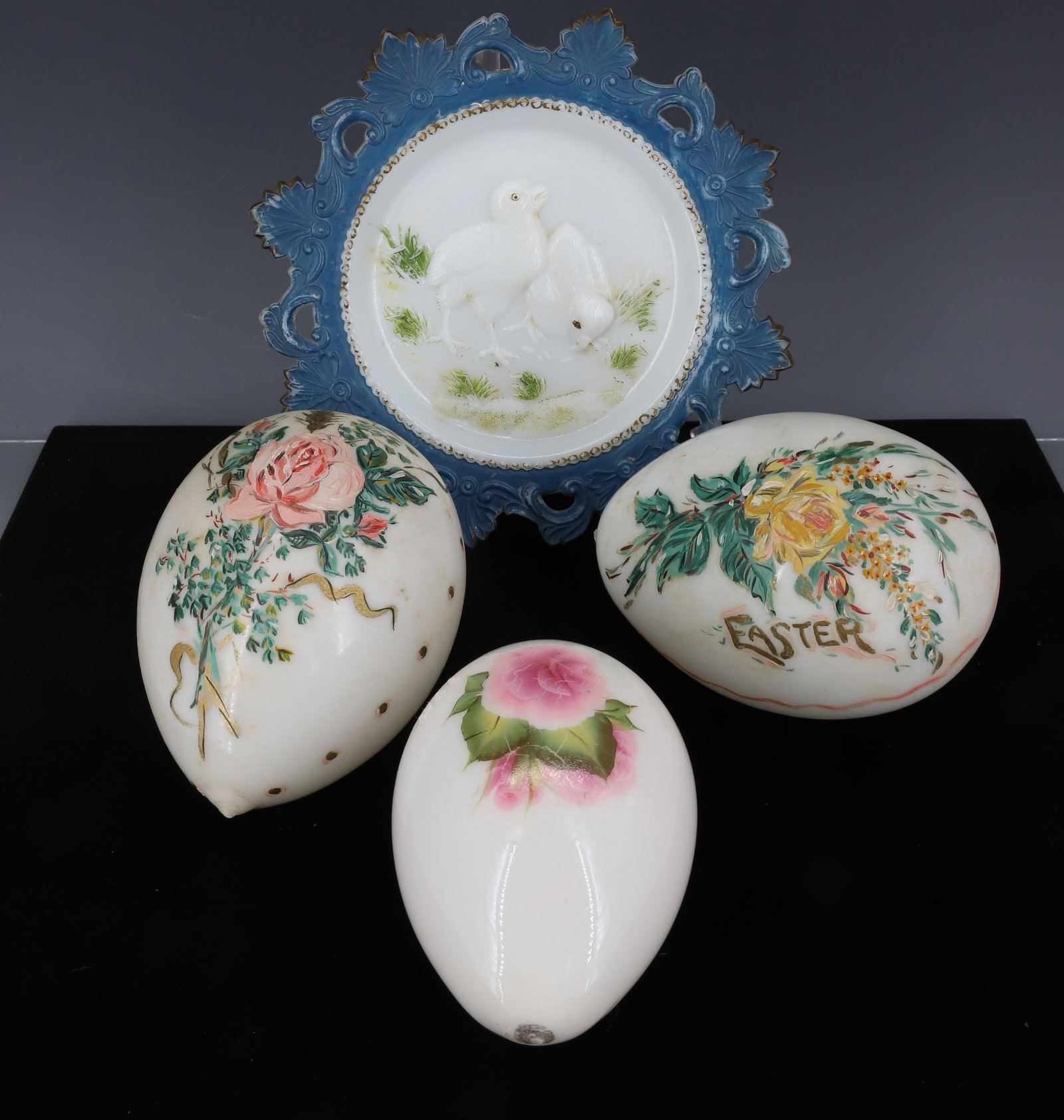 LOT OF EASTER MILK GLASS (1 of 5)