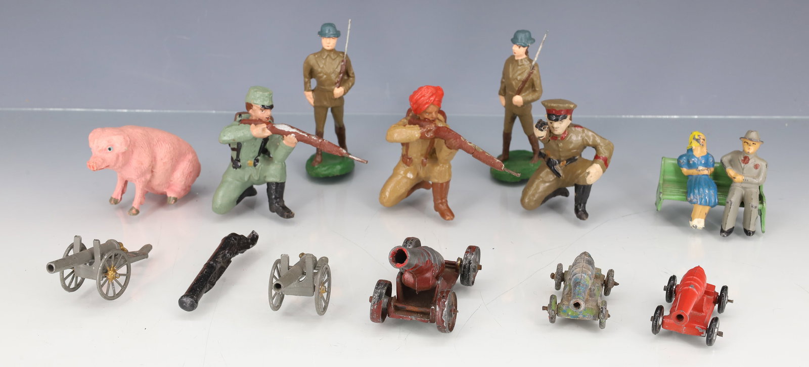 LOT OF VINTAGE TOY FIGURES, CANNONS (1 of 8)