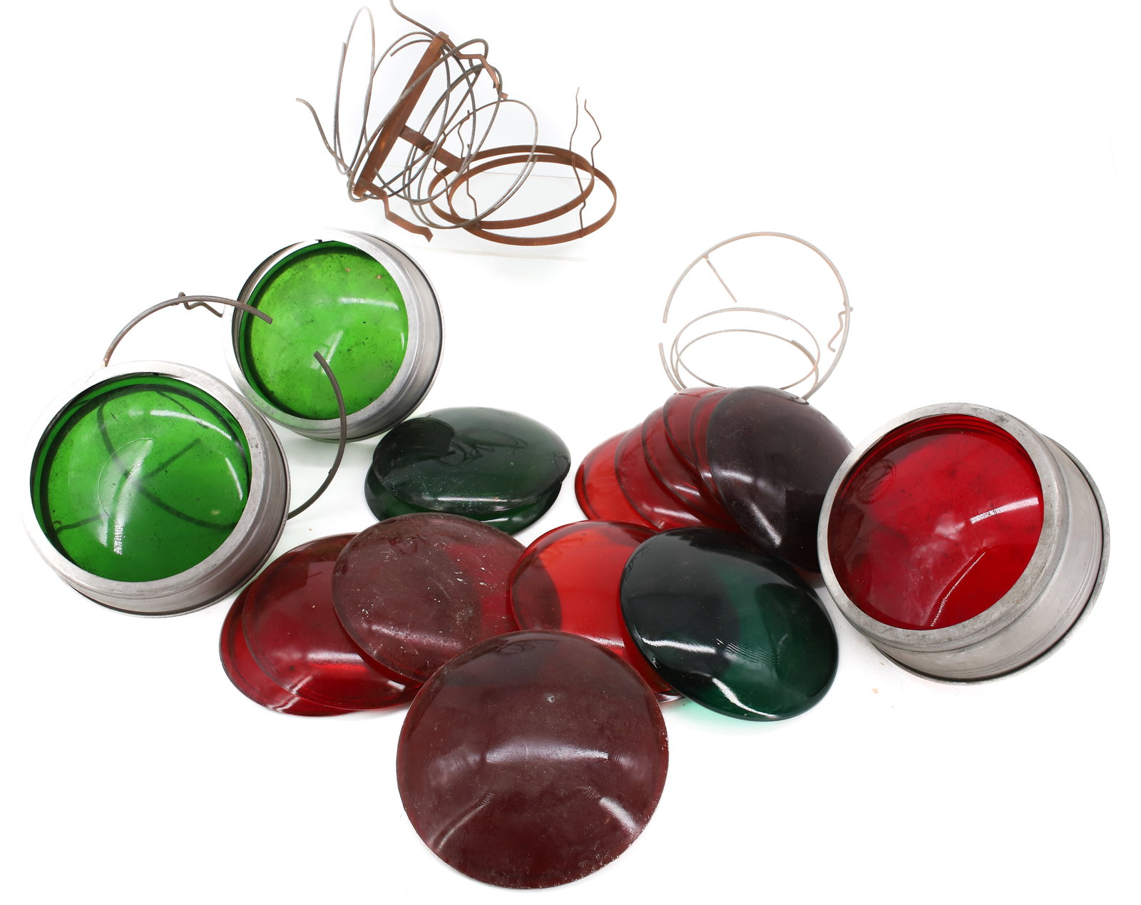 LOT OF RAILROAD SIGNAL LENSES: GREEN, ORANGE/YELLOW AND RED LENSES WITH ALUMINUM HOUSING. SOME MRKD. KOPP GLASS ON EDGE OF LENSE. (2) RED (10) ORANGE/YELLOW AND (5)GREEN. PLEASE READ CAREFULLY - ITEMS MUST BE PAID FOR THROUGH