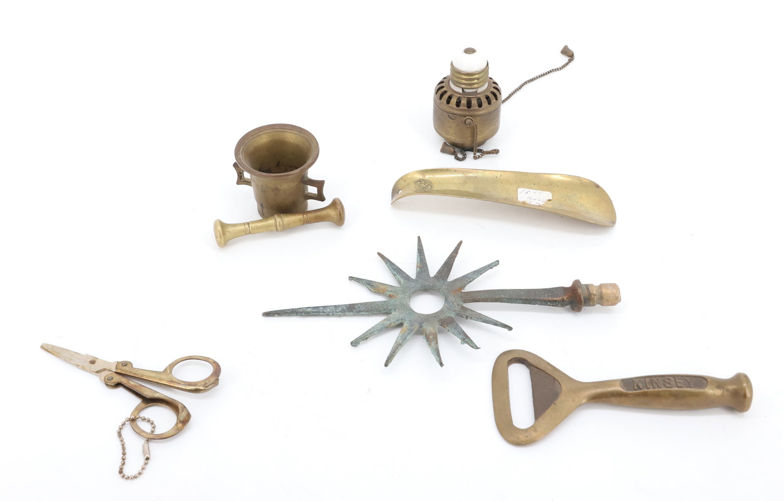 LOT OF BRASS ITEMS (1 of 3)