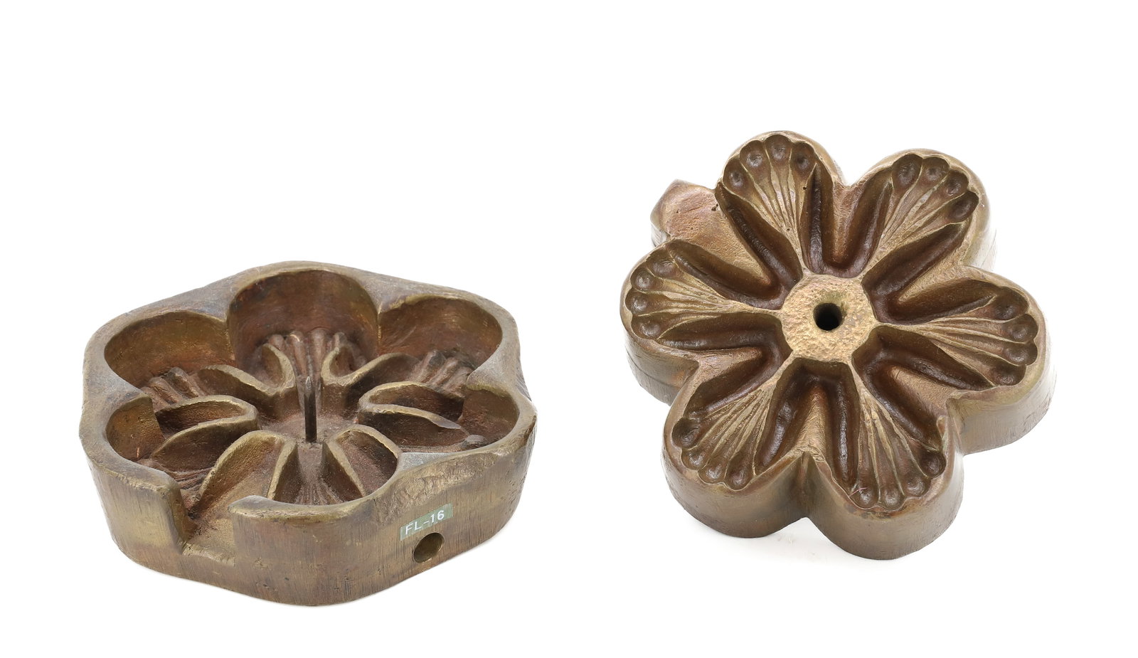 FLOWER HAT IRON: BRASS FLOWER IRON WITH CUTTER. (FROM WALKER COLLECTION). 5" X 5". PLEASE READ CAREFULLY - ITEMS MUST BE PAID FOR THROUGH LIVE AUCTIONEERS OR WITH CASH OR CHECK IN PERSON - Terms for Purchasing and