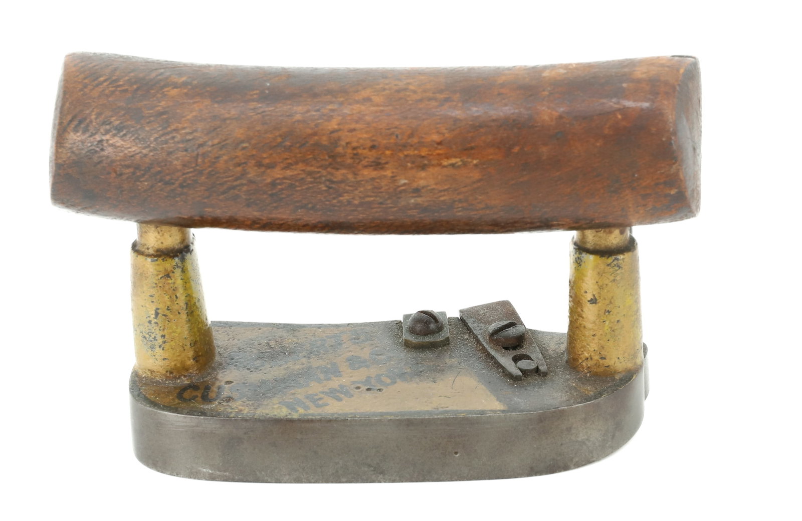 ROBERTS CUSHMAN & CO. HAT IRON: HATTERS IRON WITH PAINTED NAME ON TOP. WOODEN HAND GRIP. 4 1/2" L. PLEASE READ CAREFULLY - ITEMS MUST BE PAID FOR THROUGH LIVE AUCTIONEERS OR WITH CASH OR CHECK IN PERSON - Terms for Purchasing and