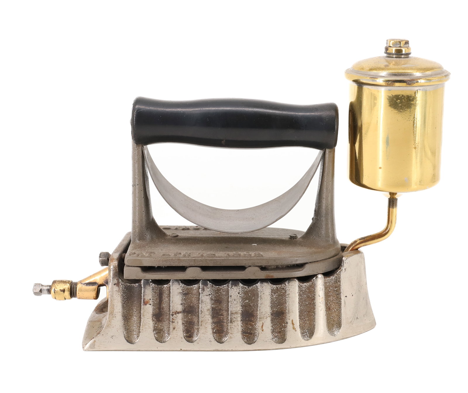 THE MONITOR FUEL IRON: PAT. APRIL 14, 1903. FRONT BRASS FUEL TANK. 7 1/8" L. PLEASE READ CAREFULLY - ITEMS MUST BE PAID FOR THROUGH LIVE AUCTIONEERS OR WITH CASH OR CHECK IN PERSON - Terms for Purchasing and Shipping of Auc