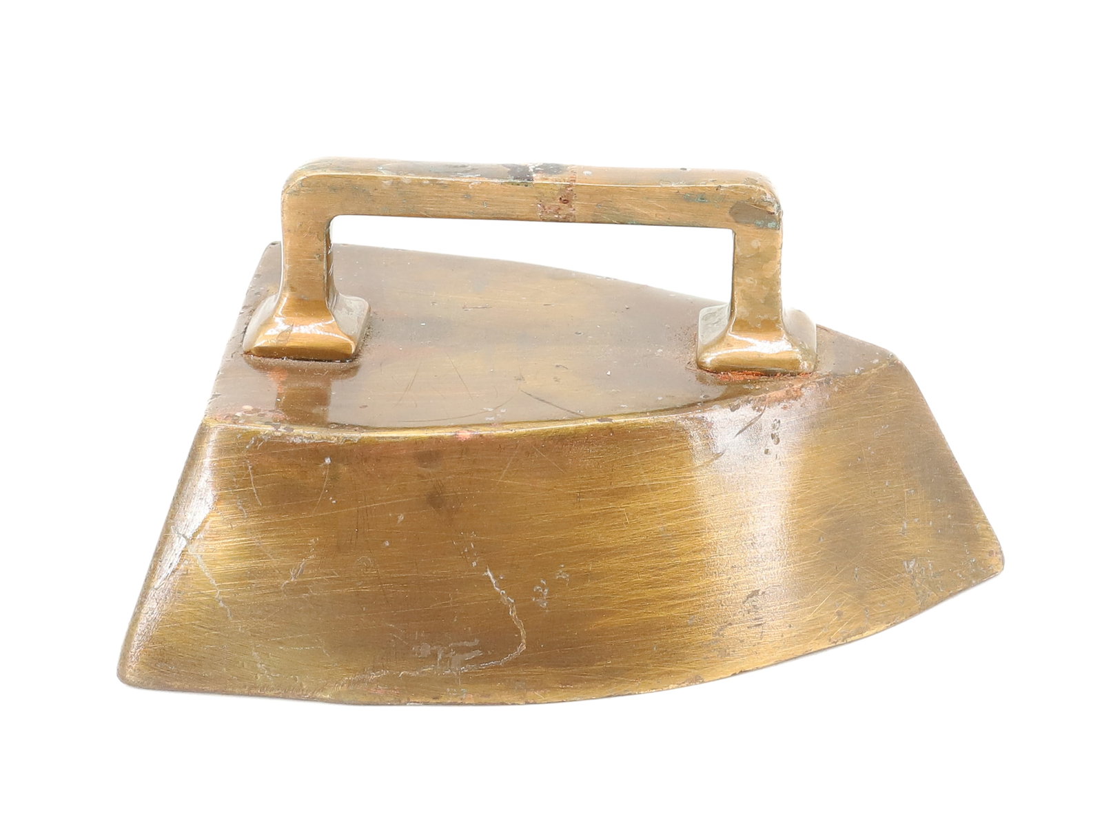 UNUSUAL BRASS FLAT IRON: POSSIBLY HANDMADE. COMPOSITE WITH BRASS, APPLIED HANDLE. THICK SOLE AND DESIGN. 5 1/4" L. PLEASE READ CAREFULLY - ITEMS MUST BE PAID FOR THROUGH LIVE AUCTIONEERS OR WITH CASH OR CHECK IN PERSON -