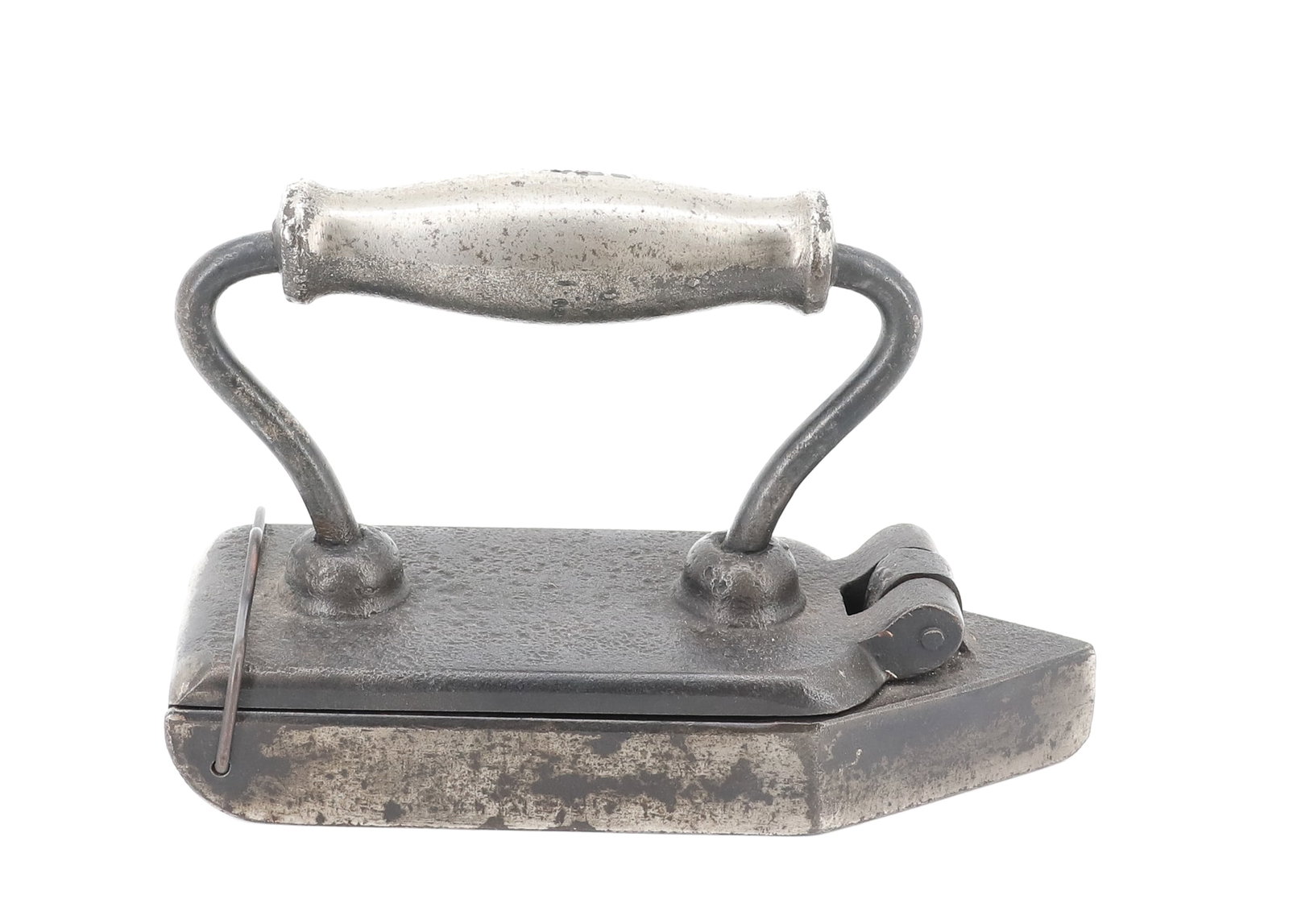 COMBINATION IRON: FLUTING / FLAT IRON WITH LIFT-UP HANDLE FOR FLUTER. CA. 1870. 7" L. PLEASE READ CAREFULLY - ITEMS MUST BE PAID FOR THROUGH LIVE AUCTIONEERS OR WITH CASH OR CHECK IN PERSON - Terms for Purchasing and S