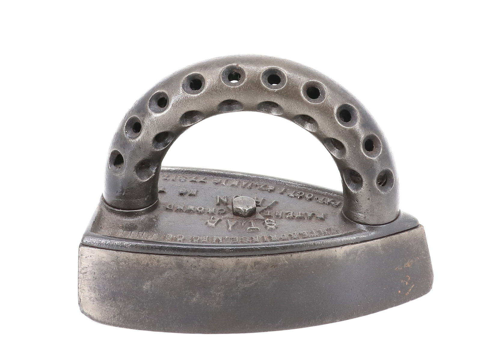 COLD HANDLE FLAT IRON: STAR IRON #71. ENTERPRISE MFG. CO. PATENT OCT. 1, 67. 6" L. PLEASE READ CAREFULLY - ITEMS MUST BE PAID FOR THROUGH LIVE AUCTIONEERS OR WITH CASH OR CHECK IN PERSON - Terms for Purchasing and Shipping