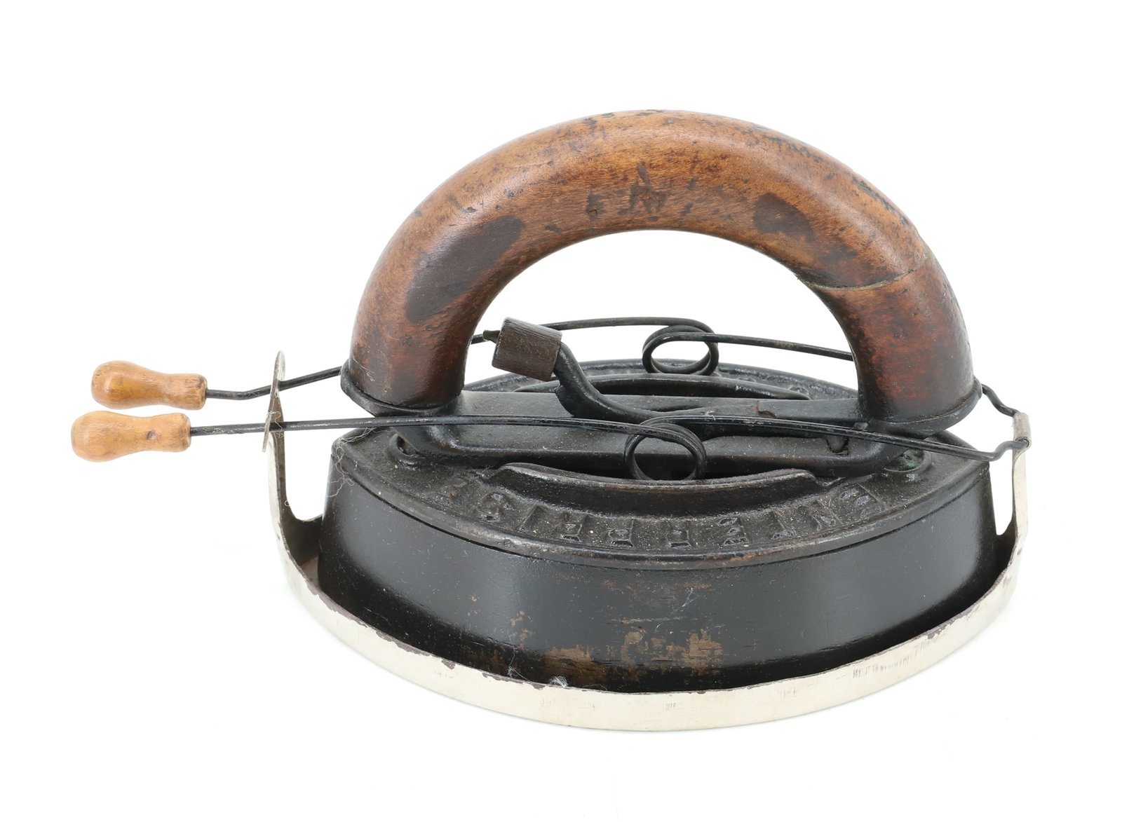 ENTERPRISE DETACHABLE HANDLE IRON: UNUSUAL REMOVABLE BOTTOM PLATE. PHILADELPHIA. 7" L. PLEASE READ CAREFULLY - ITEMS MUST BE PAID FOR THROUGH LIVE AUCTIONEERS OR WITH CASH OR CHECK IN PERSON - Terms for Purchasing and Shipping of