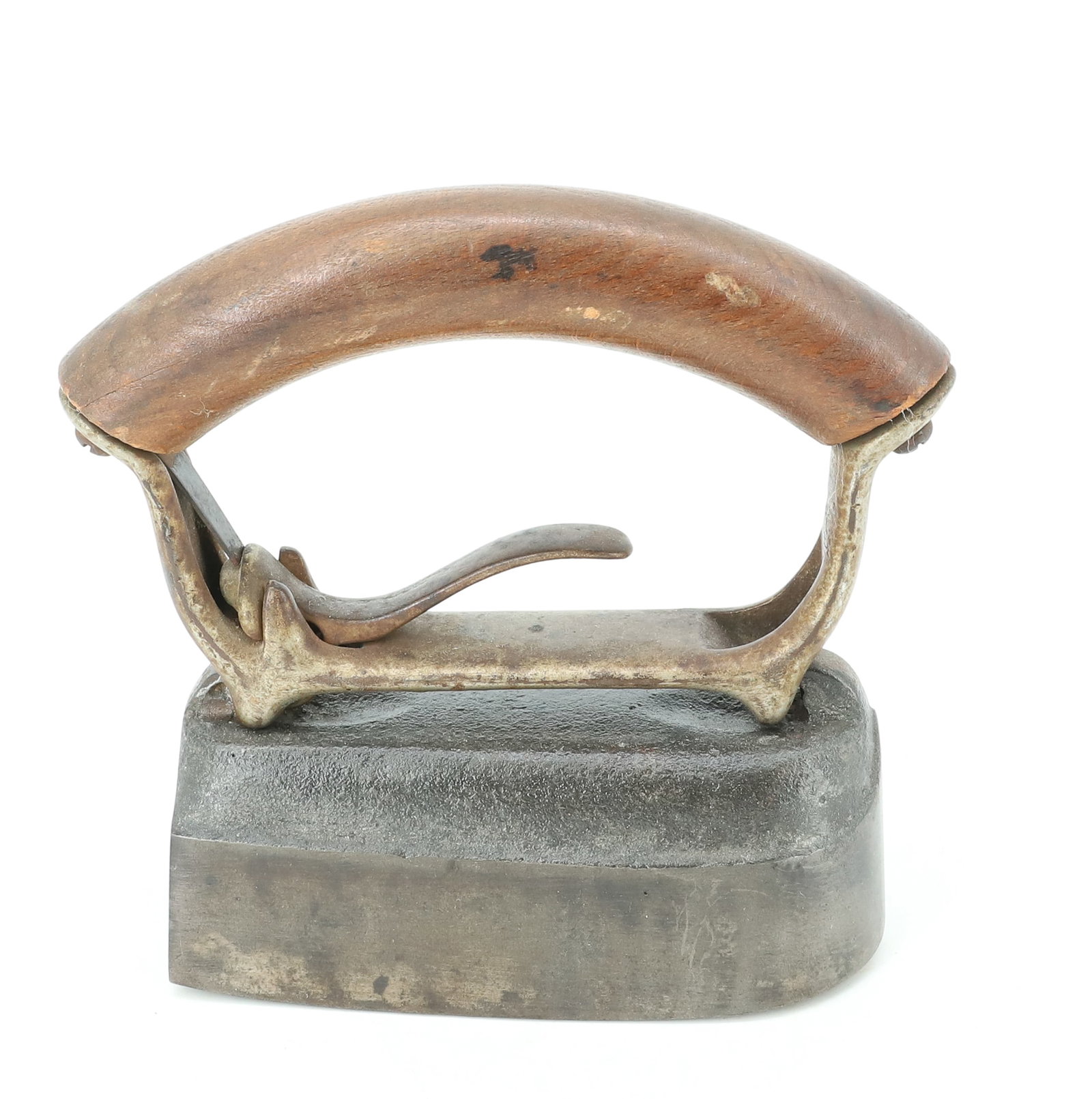 DETACHABLE HANDLE POLISHING IRON: PATENT JULY 31, 1894. DIAMOND PATTERN ON BOTTOM. 5" L. PLEASE READ CAREFULLY - ITEMS MUST BE PAID FOR THROUGH LIVE AUCTIONEERS OR WITH CASH OR CHECK IN PERSON - Terms for Purchasing and Shipping of