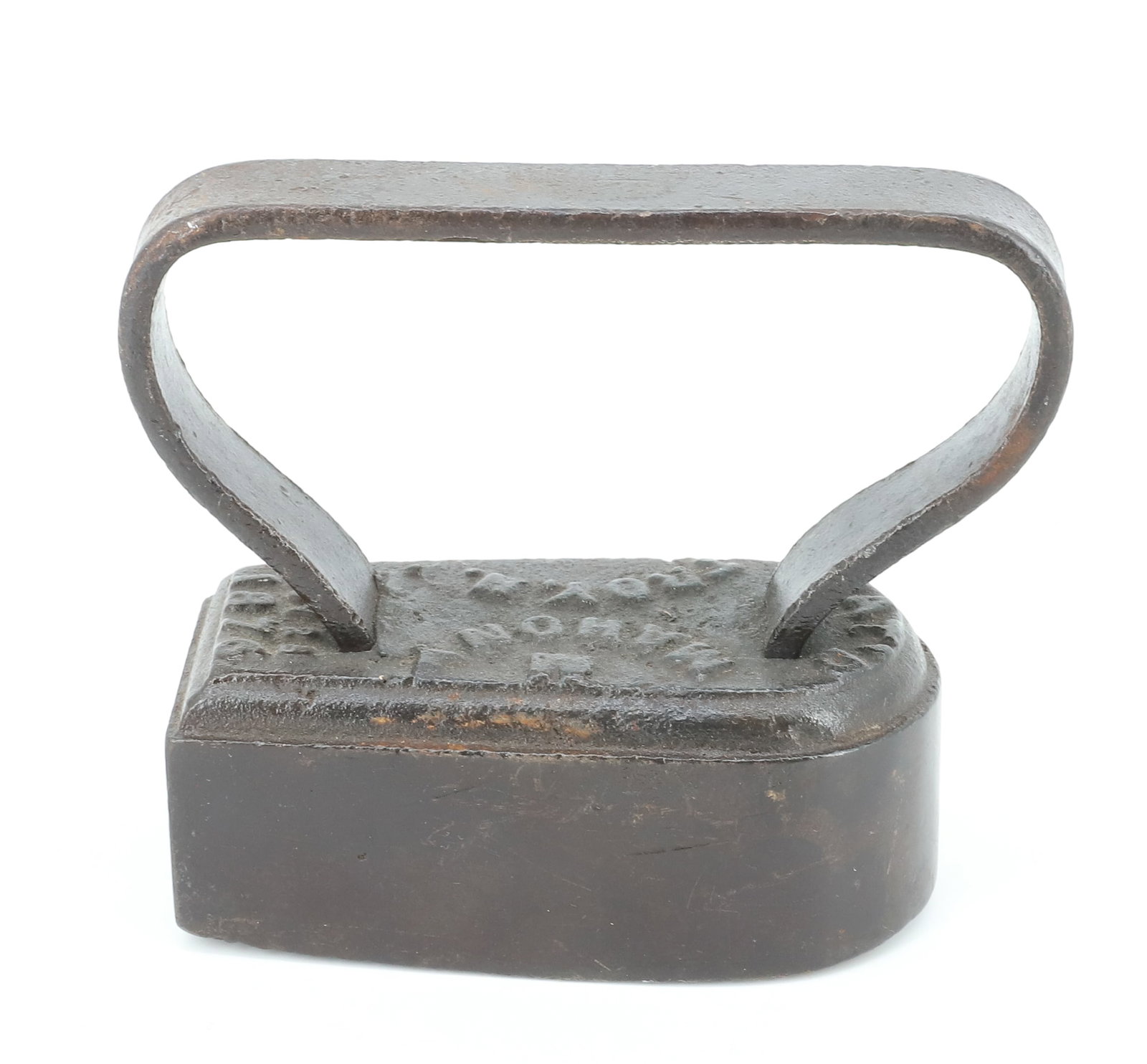MAHONEY PATENT IRON: DIAMOND PATTERN POLISHING IRON. PATENT NOV. 1876. 4 1/2" L. PLEASE READ CAREFULLY - ITEMS MUST BE PAID FOR THROUGH LIVE AUCTIONEERS OR WITH CASH OR CHECK IN PERSON - Terms for Purchasing and Shipping