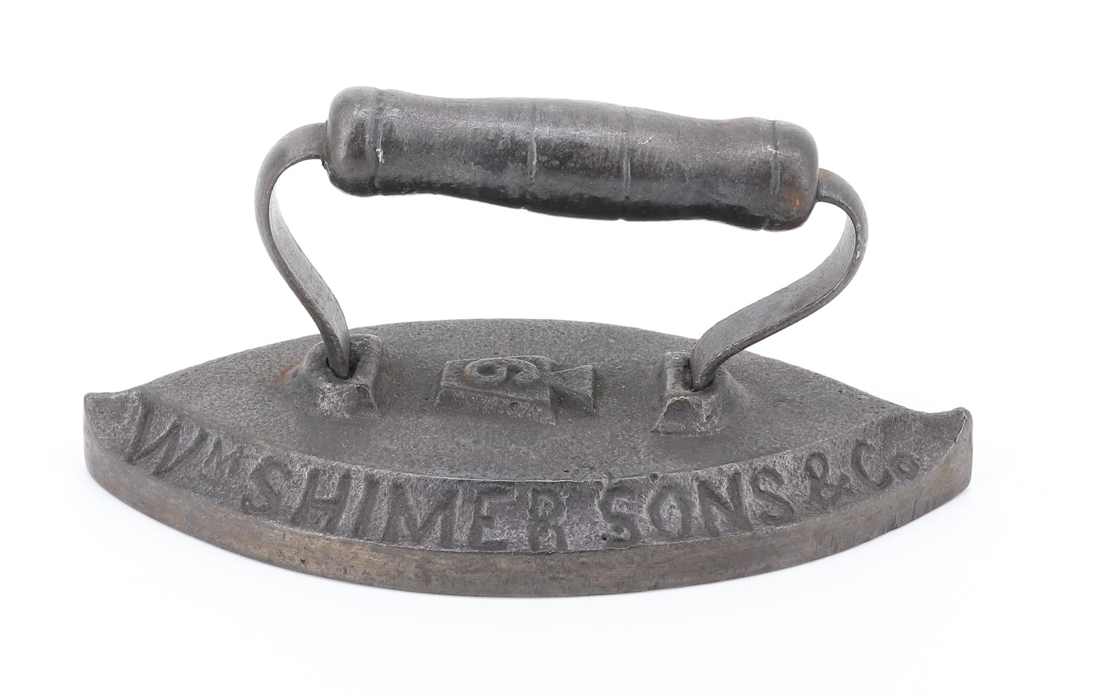 19TH C. W. SHIMER DOUBLE POINT IRON: THE "MONITOR" WITH KEYSTONE "6" ON TOP. 8 3/8" L. PLEASE READ CAREFULLY - ITEMS MUST BE PAID FOR THROUGH LIVE AUCTIONEERS OR WITH CASH OR CHECK IN PERSON - Terms for Purchasing and Shipping of Auction