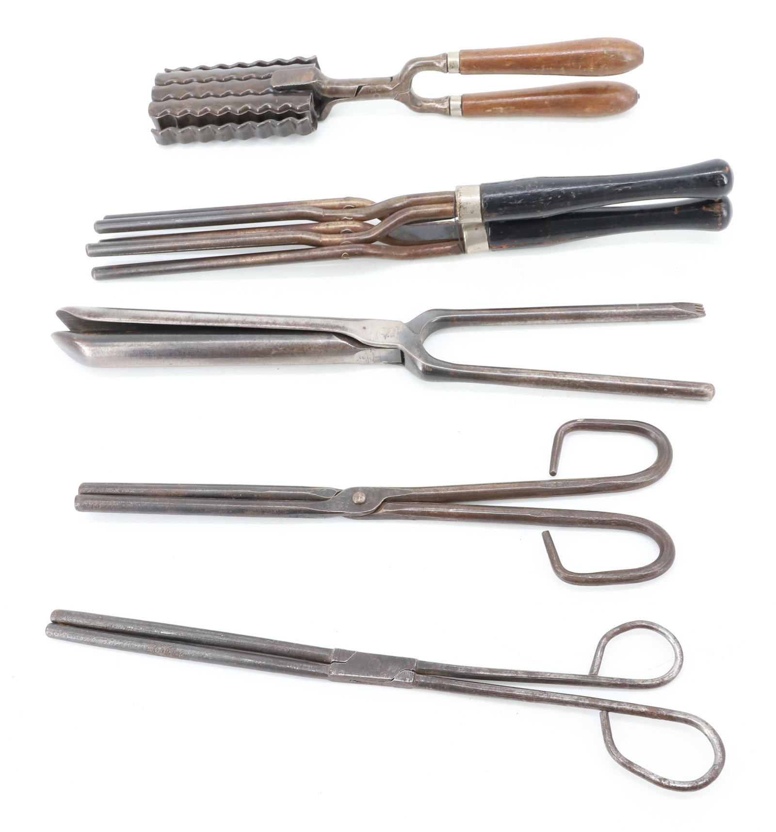 ANTIQUE CURLING IRON LOT: (5) IRONS WITH VARIOUS STYLES AND ENDS. 9 1/8" L. TO 11" L. PLEASE READ CAREFULLY - ITEMS MUST BE PAID FOR THROUGH LIVE AUCTIONEERS OR WITH CASH OR CHECK IN PERSON - Terms for Purchasing and Shipping