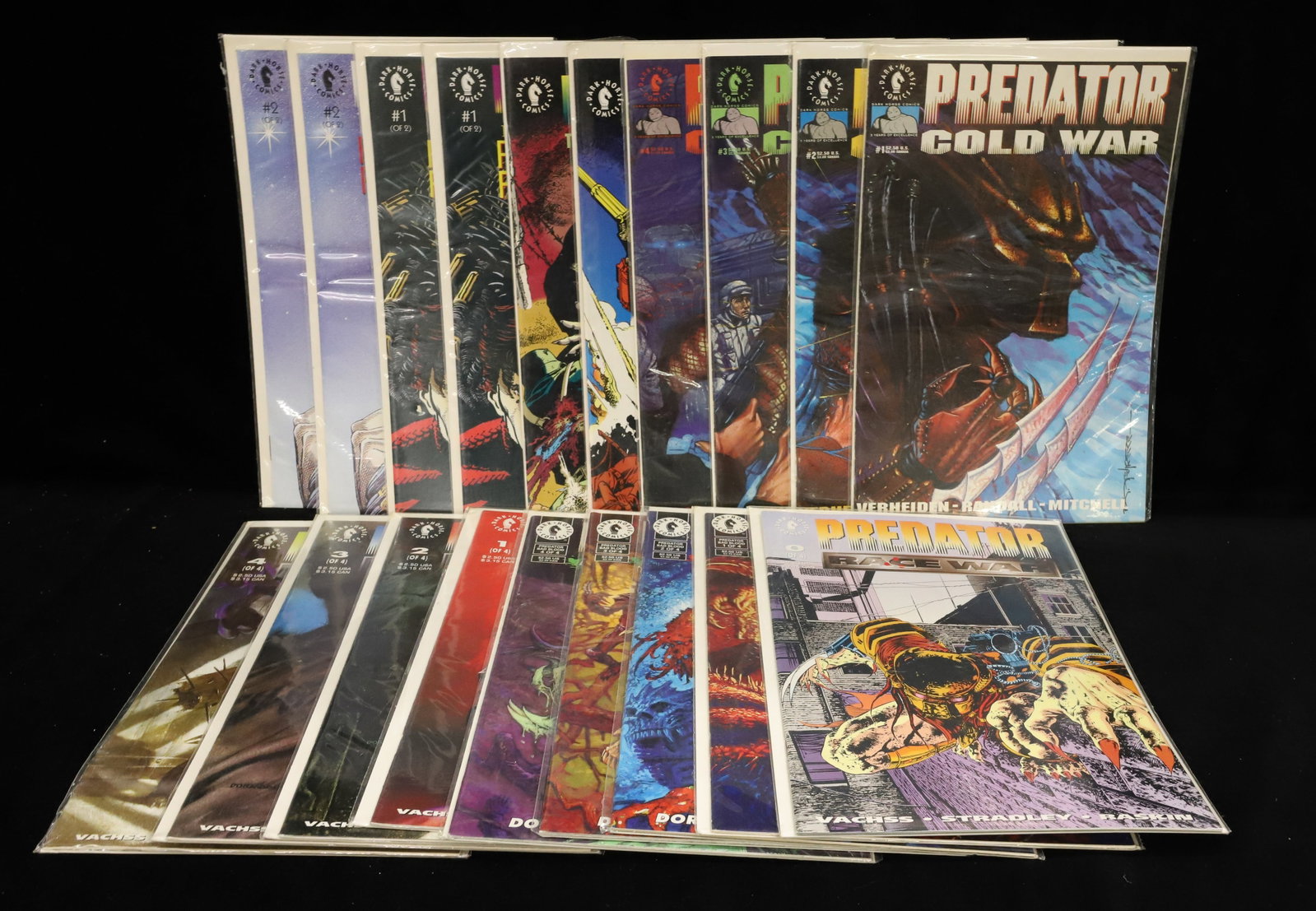 (19) Dark Horse comics comic books "Predator": Predator comic lot (Race War,Cold War, Bad Blood,etc.) PLEASE READ CAREFULLY - ITEMS MUST BE PAID FOR THROUGH LIVE AUCTIONEERS OR WITH CASH OR CHECK IN PERSON - Terms for Purchasing and Shipping of Au
