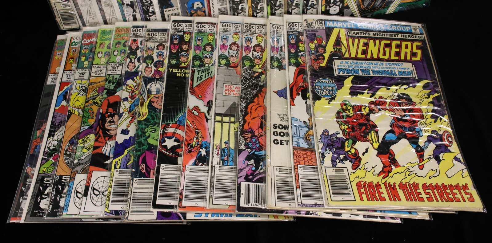 (28) Marvel Comics comic books - 3