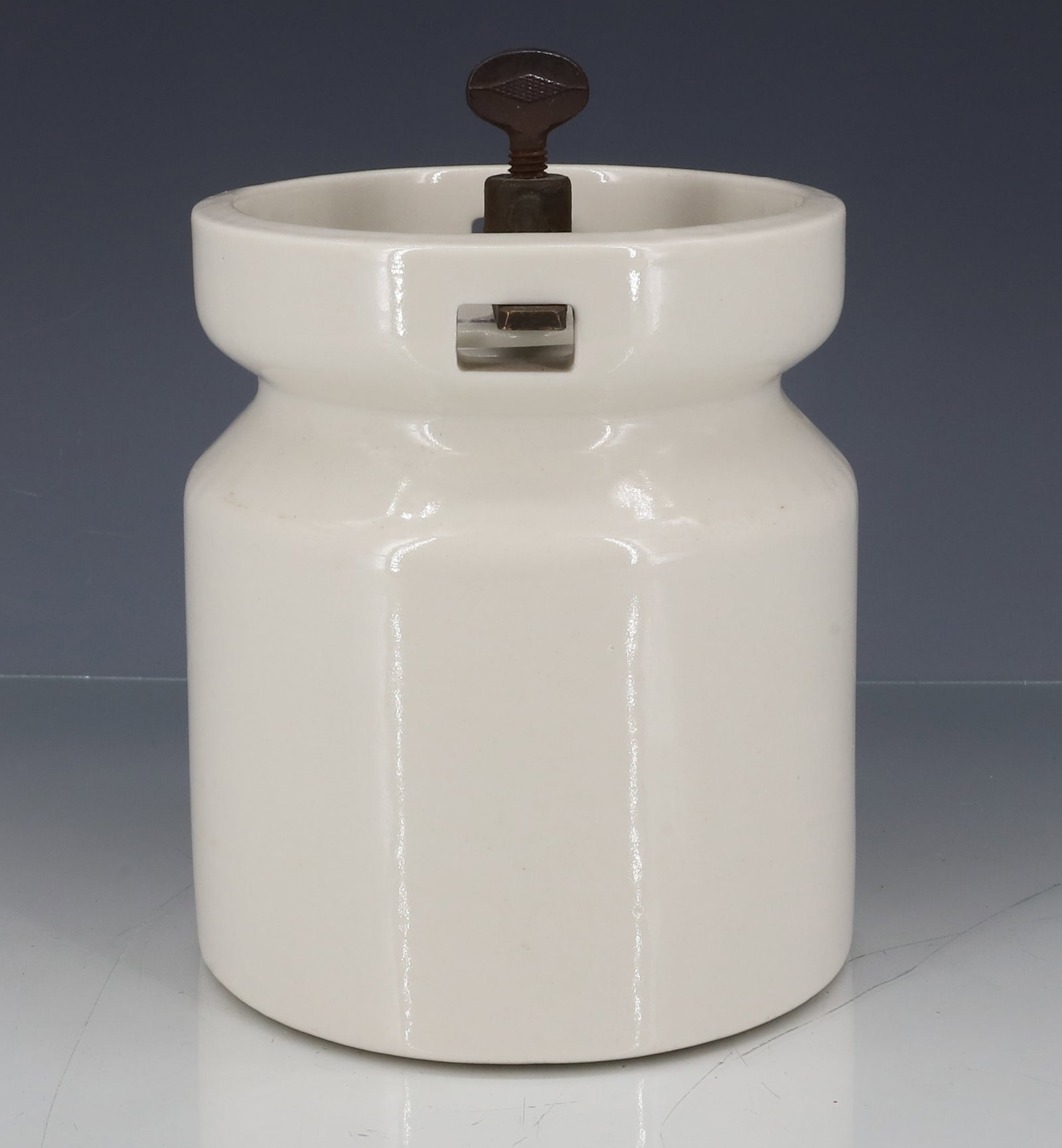 STONEWARE LIDDED CONTAINER - 4