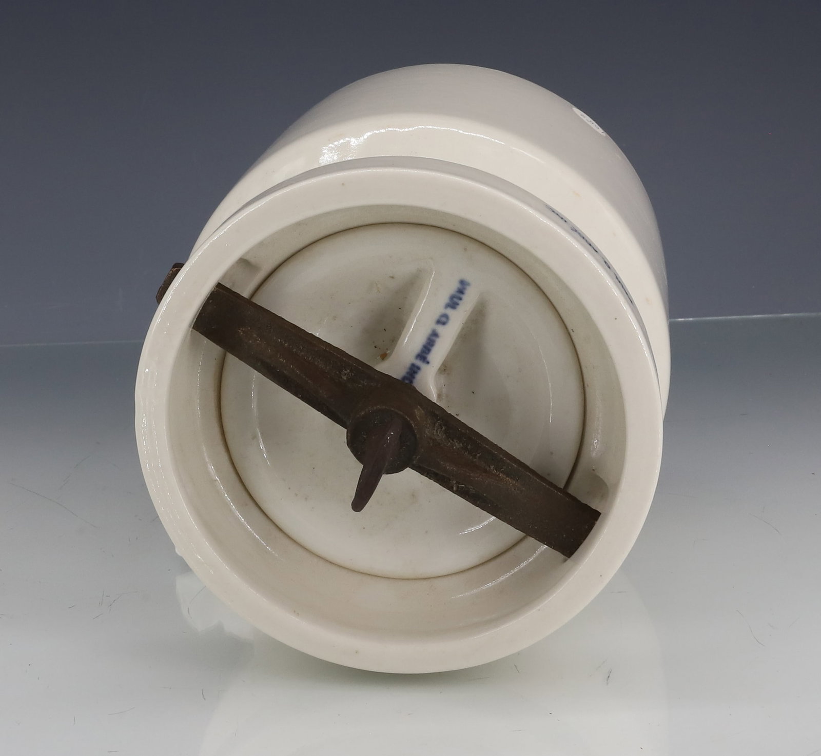STONEWARE LIDDED CONTAINER - 5