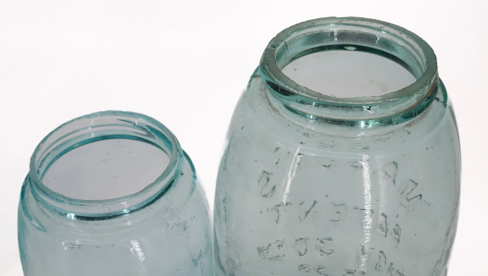 (4) MASON'S FRUIT JARS - 8