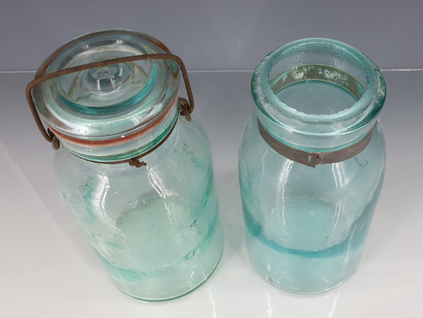 GLOBE AND LIGHTNING FRUIT JARS - 3