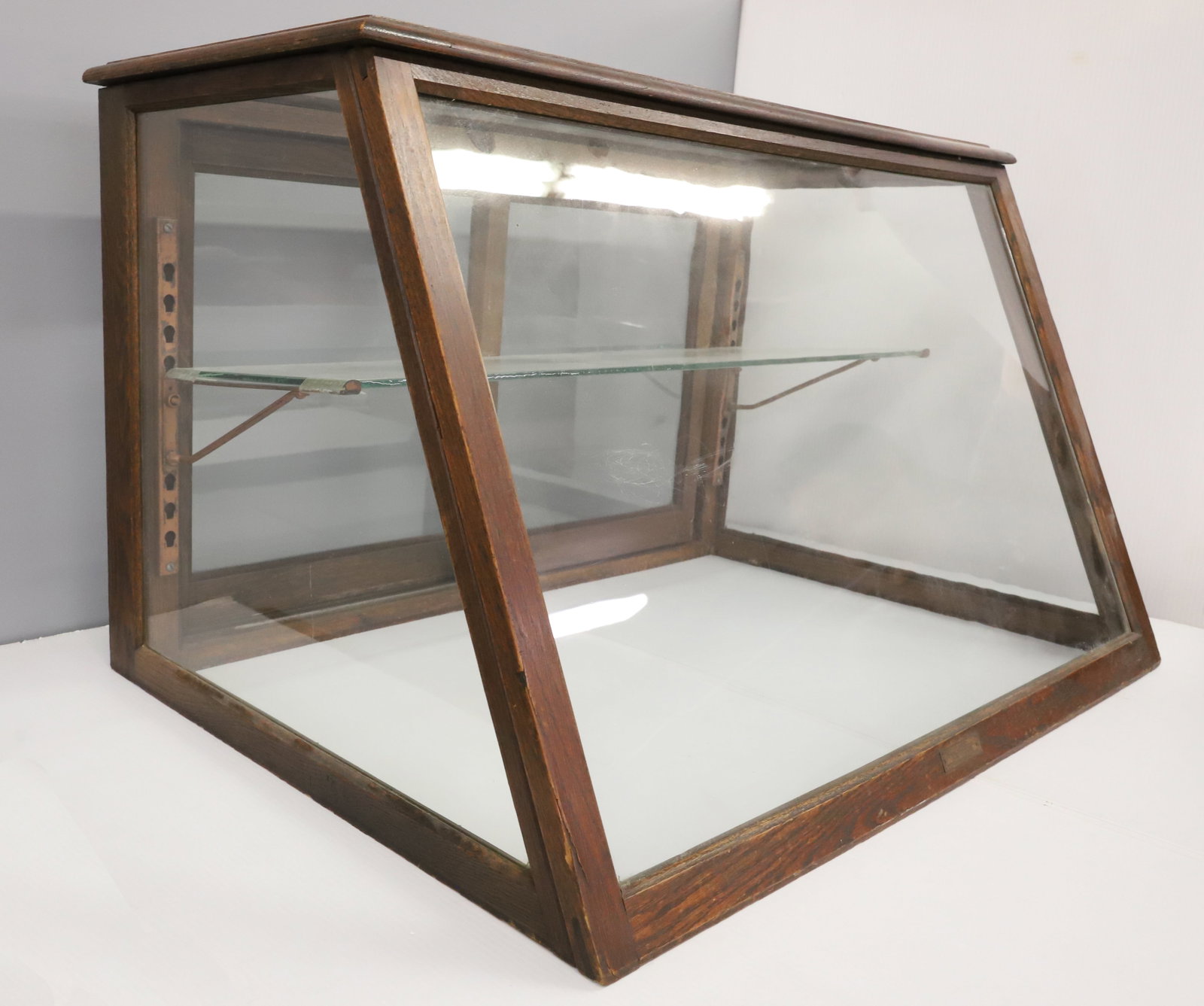 OAK SLANT FRONT SHOWCASE - 2