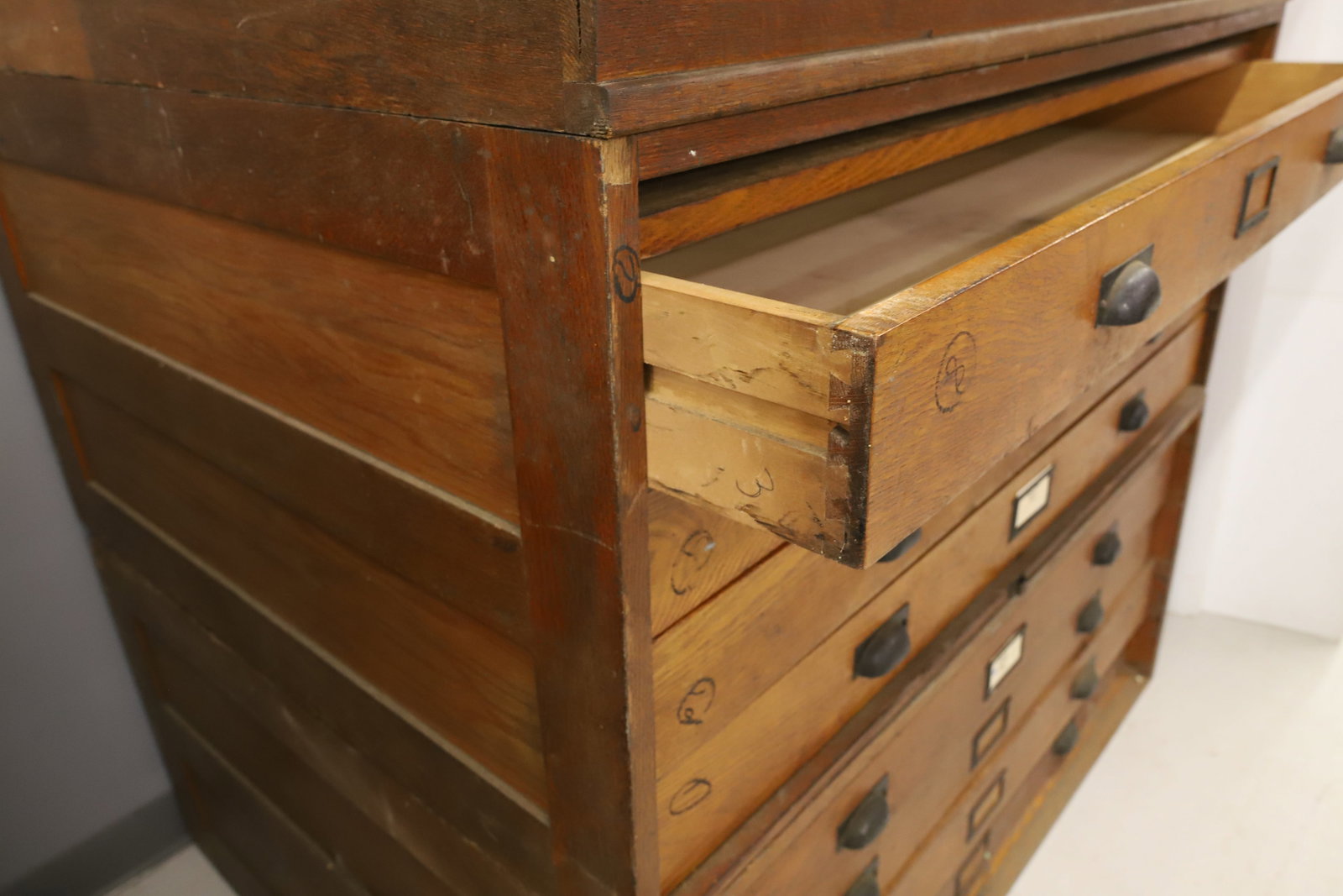 OAK MULTI DRAWER CABINET - 3
